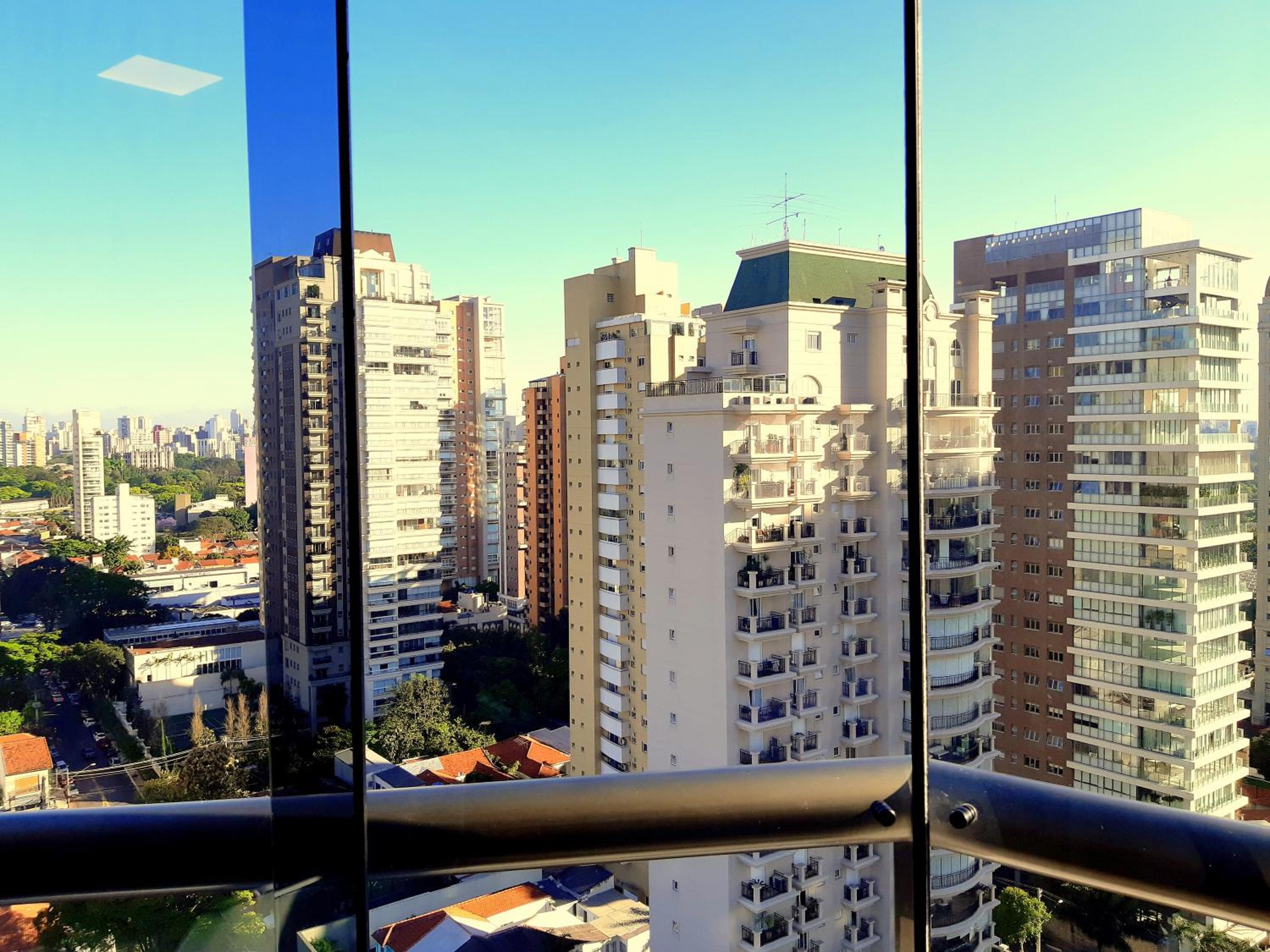 Apartment with Lake View - Photo 7