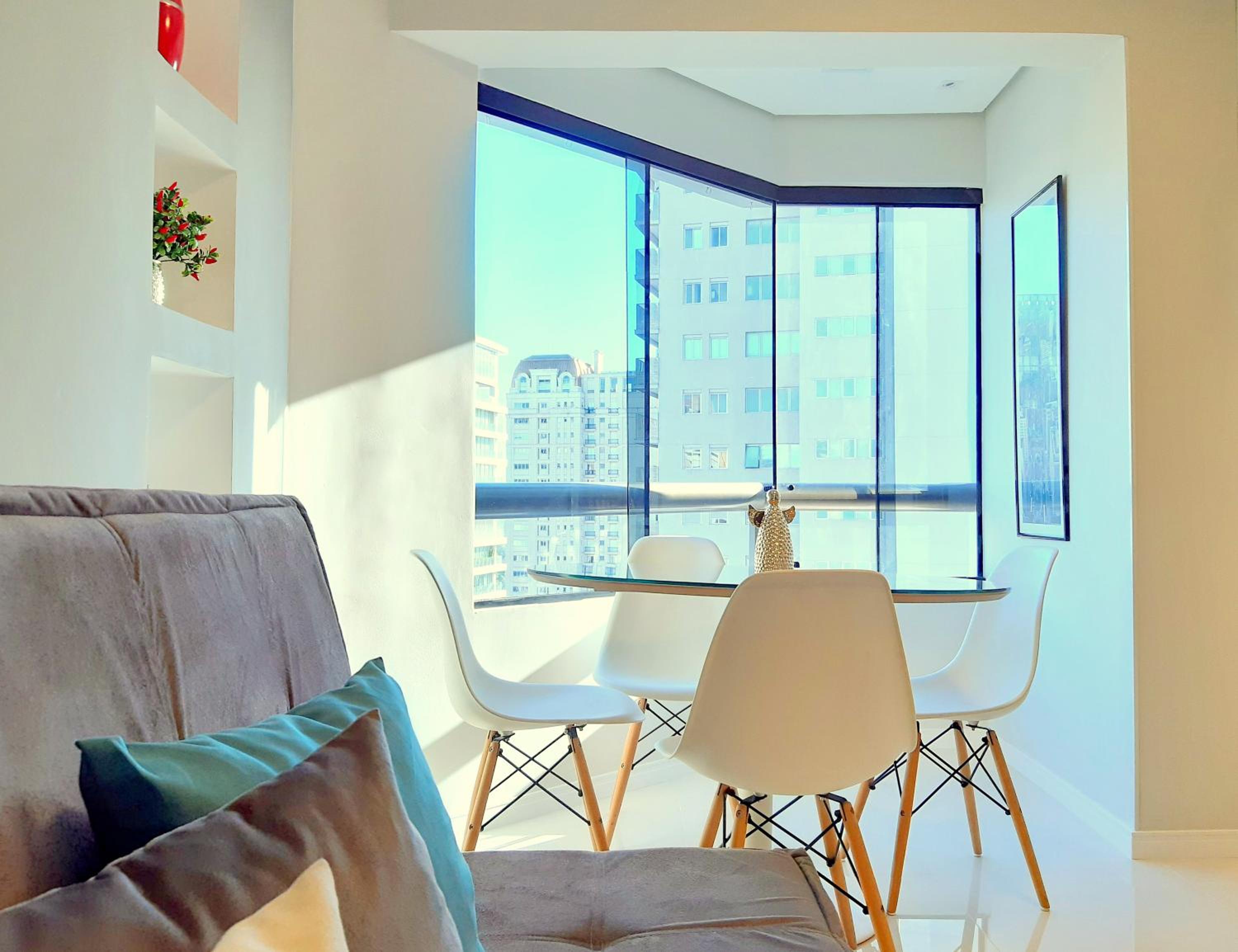Apartment with Lake View - Photo 4