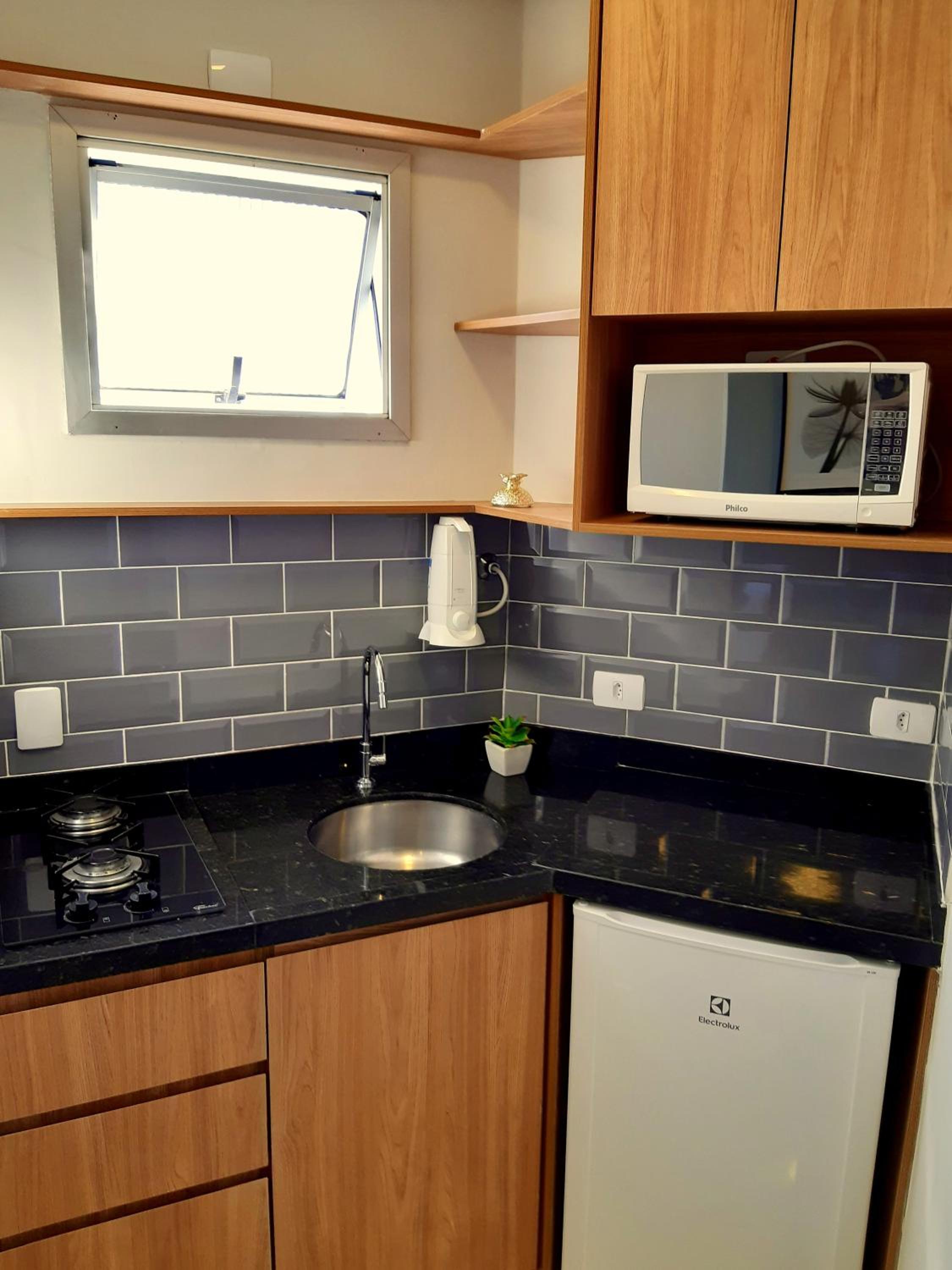 Apartment with Lake View - Photo 9