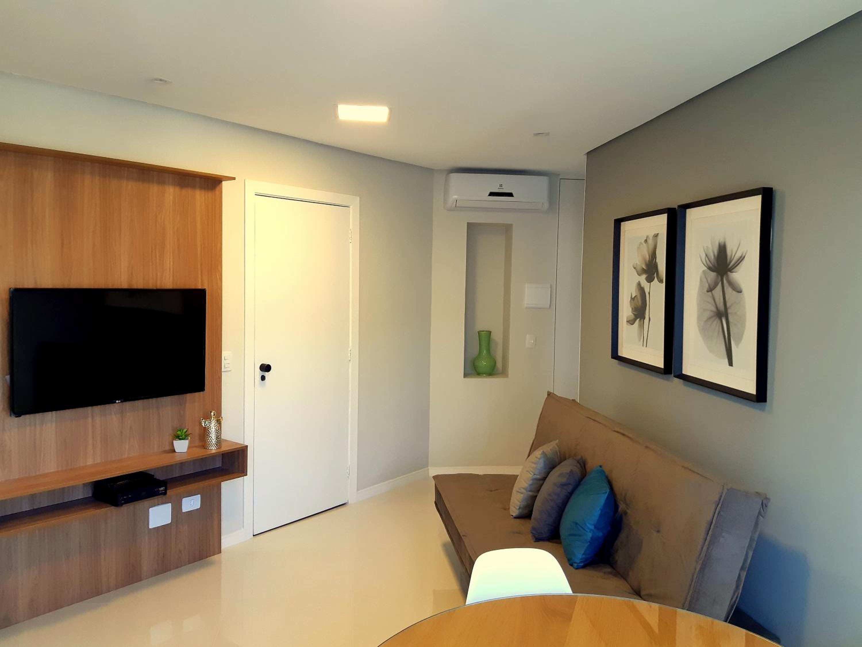 Apartment with Lake View - Photo 2