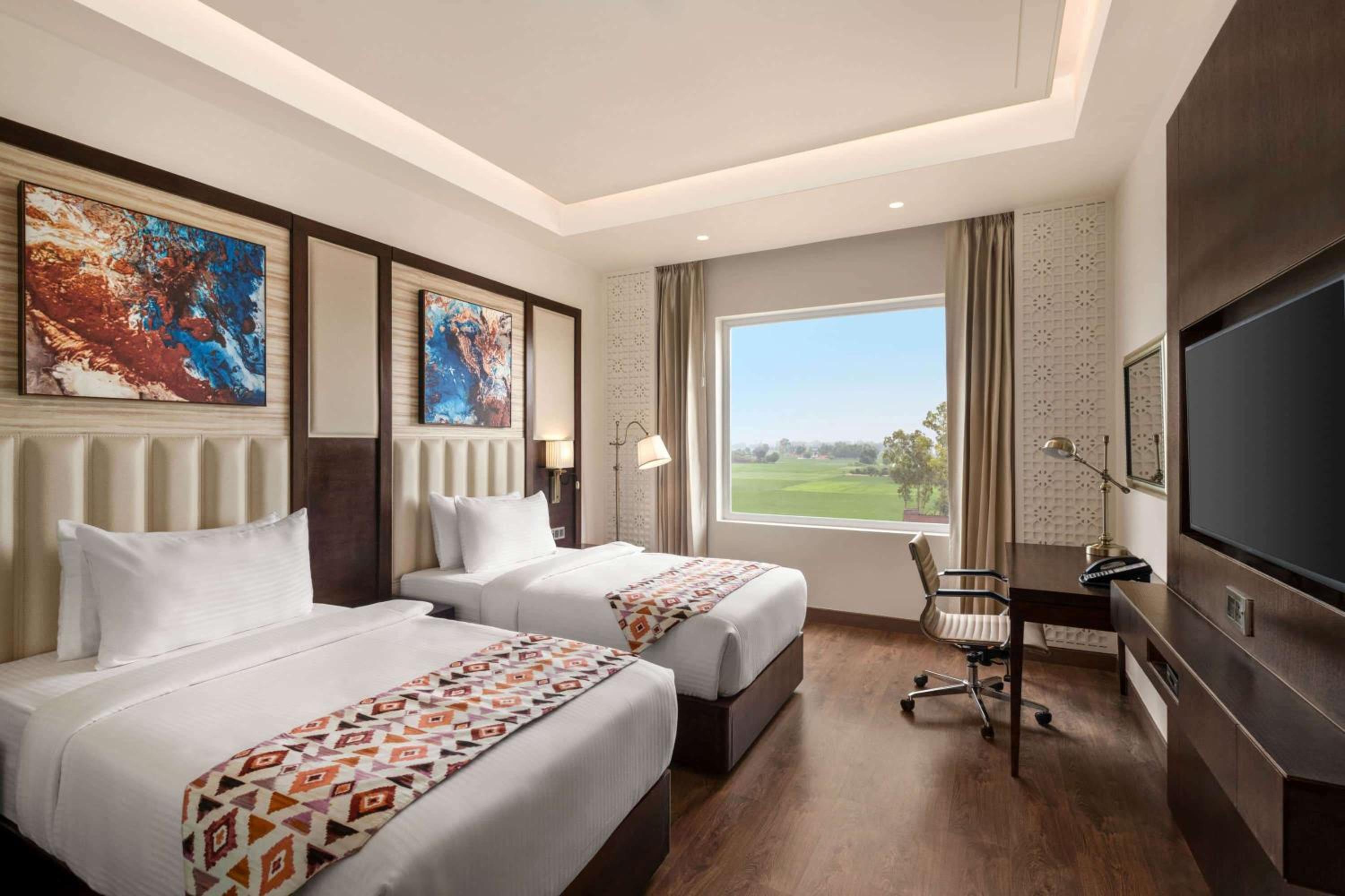 Twin Room (Non Smoking) - Book & Unlock Exclusive Discounts - Photo 1