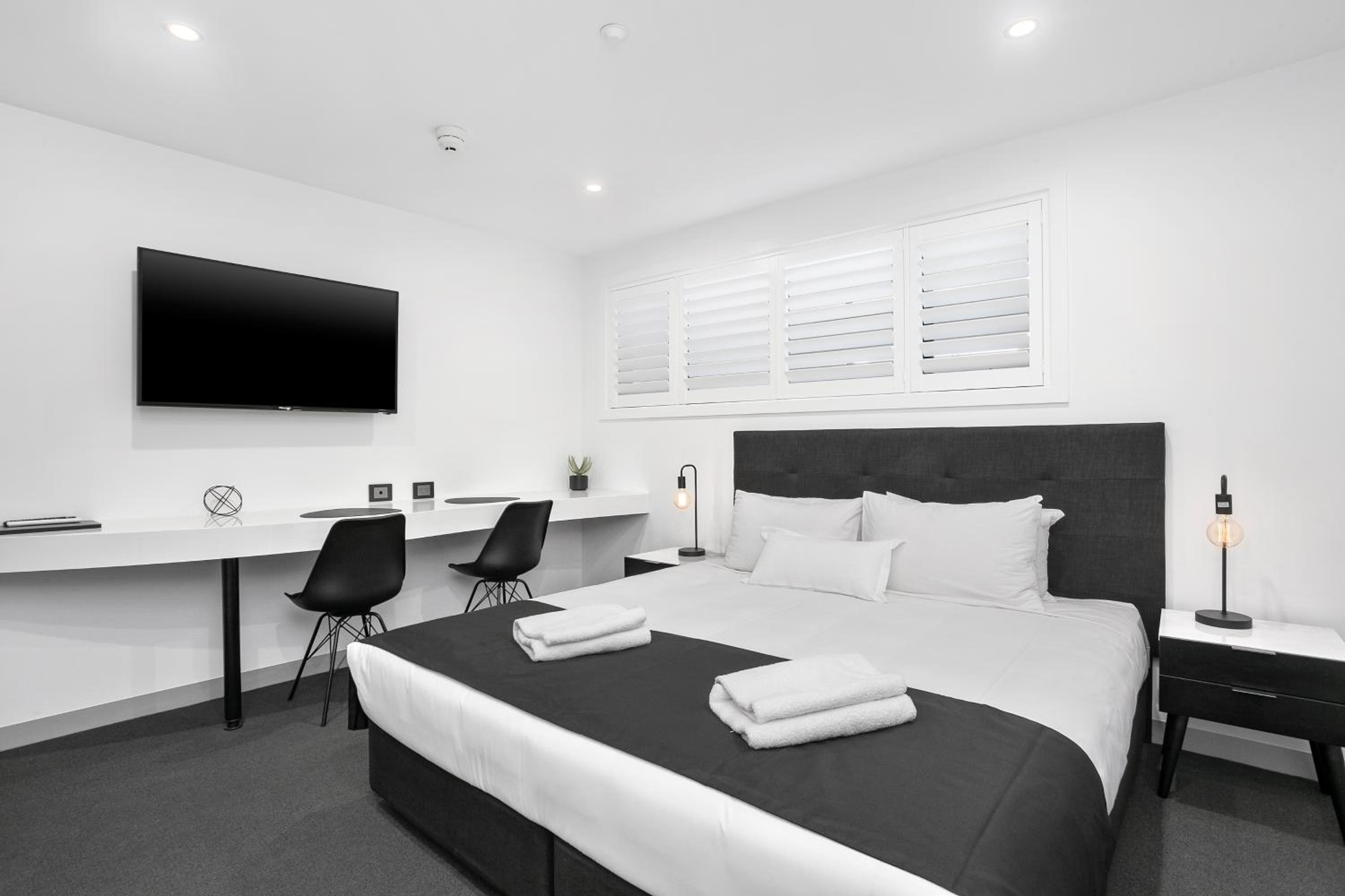 Deluxe King Room photo 1