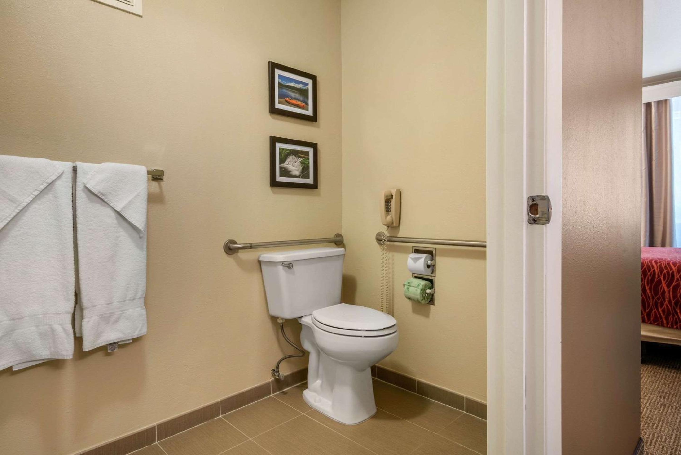 Queen Room - Accessible/Nonsmoking - Photo 3
