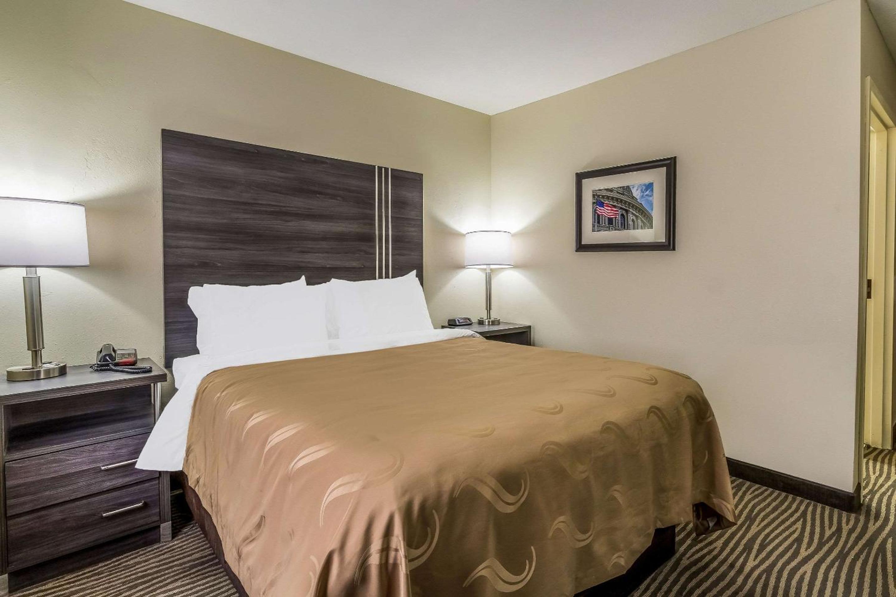 Queen Room - Photo 1
