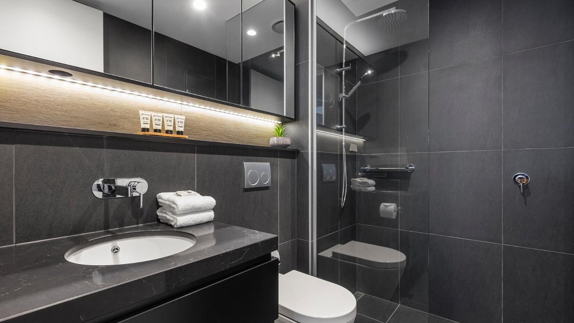 One-Bedroom Suite - No Housekeeping photo 3