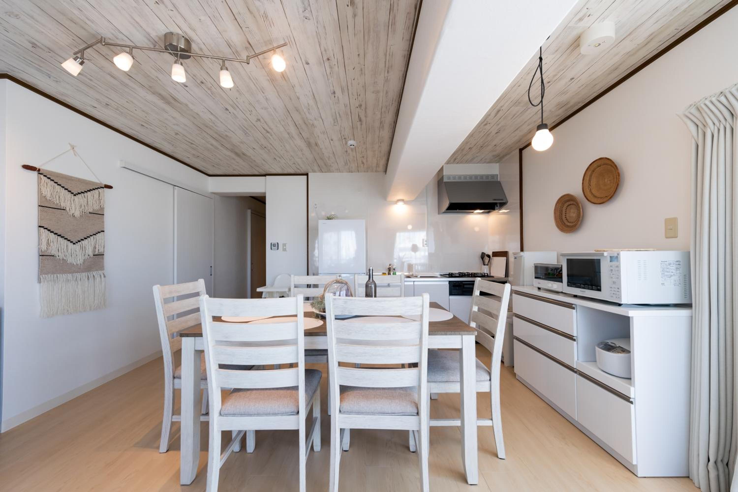 Two-Bedroom Apartment - Small Dog Friendly - Photo 35