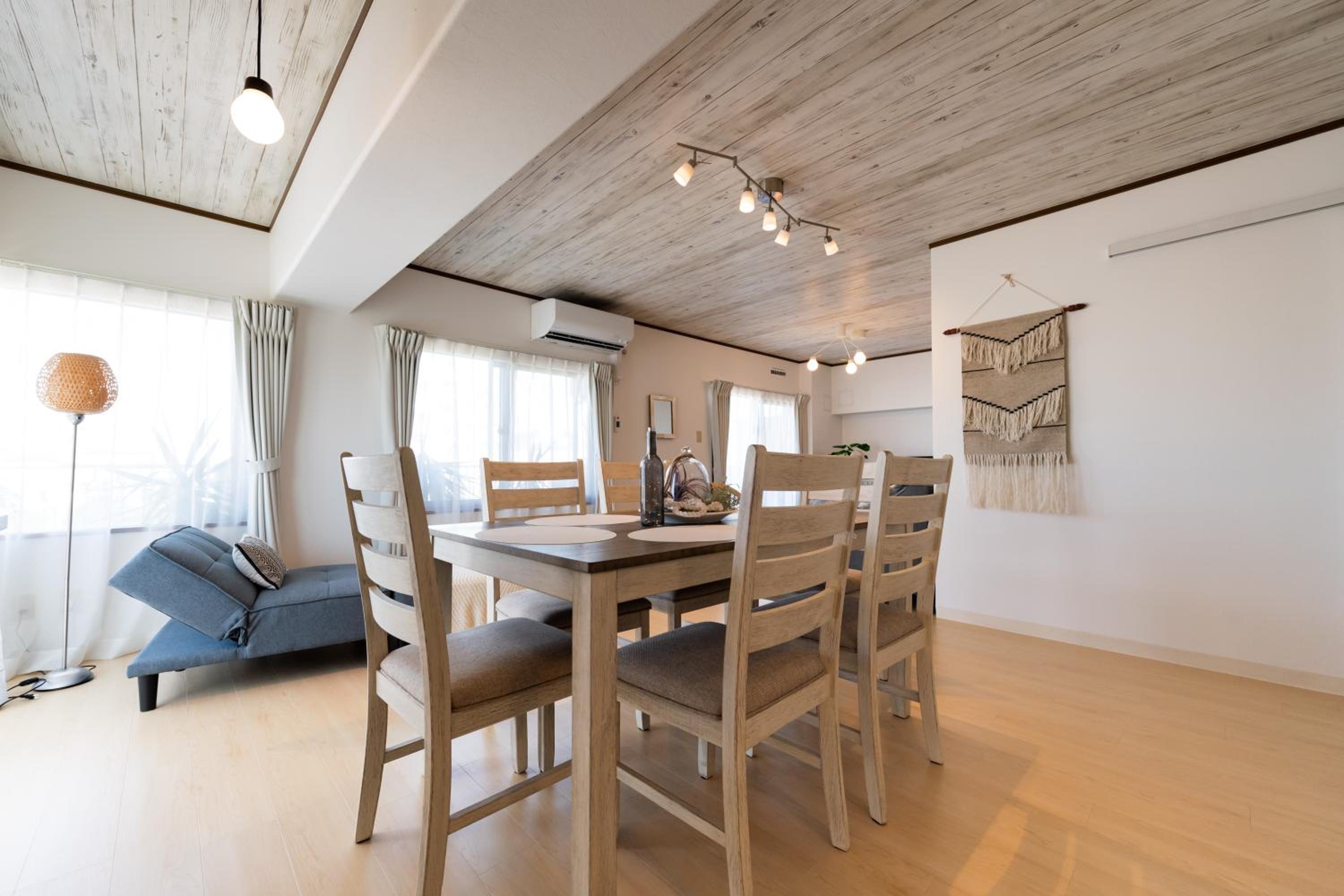 Two-Bedroom Apartment - Small Dog Friendly - Photo 34