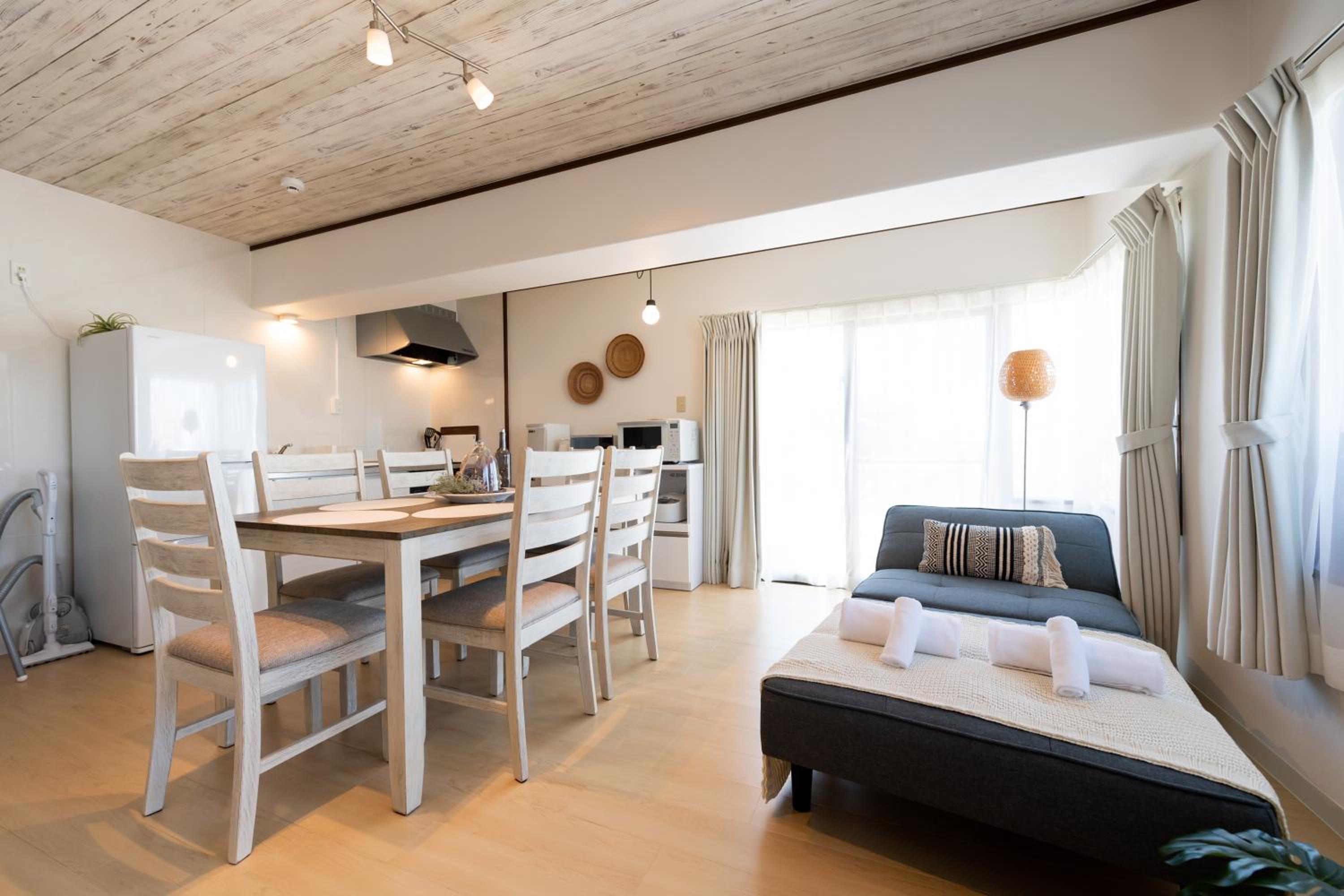 Two-Bedroom Apartment - Small Dog Friendly - Photo 31