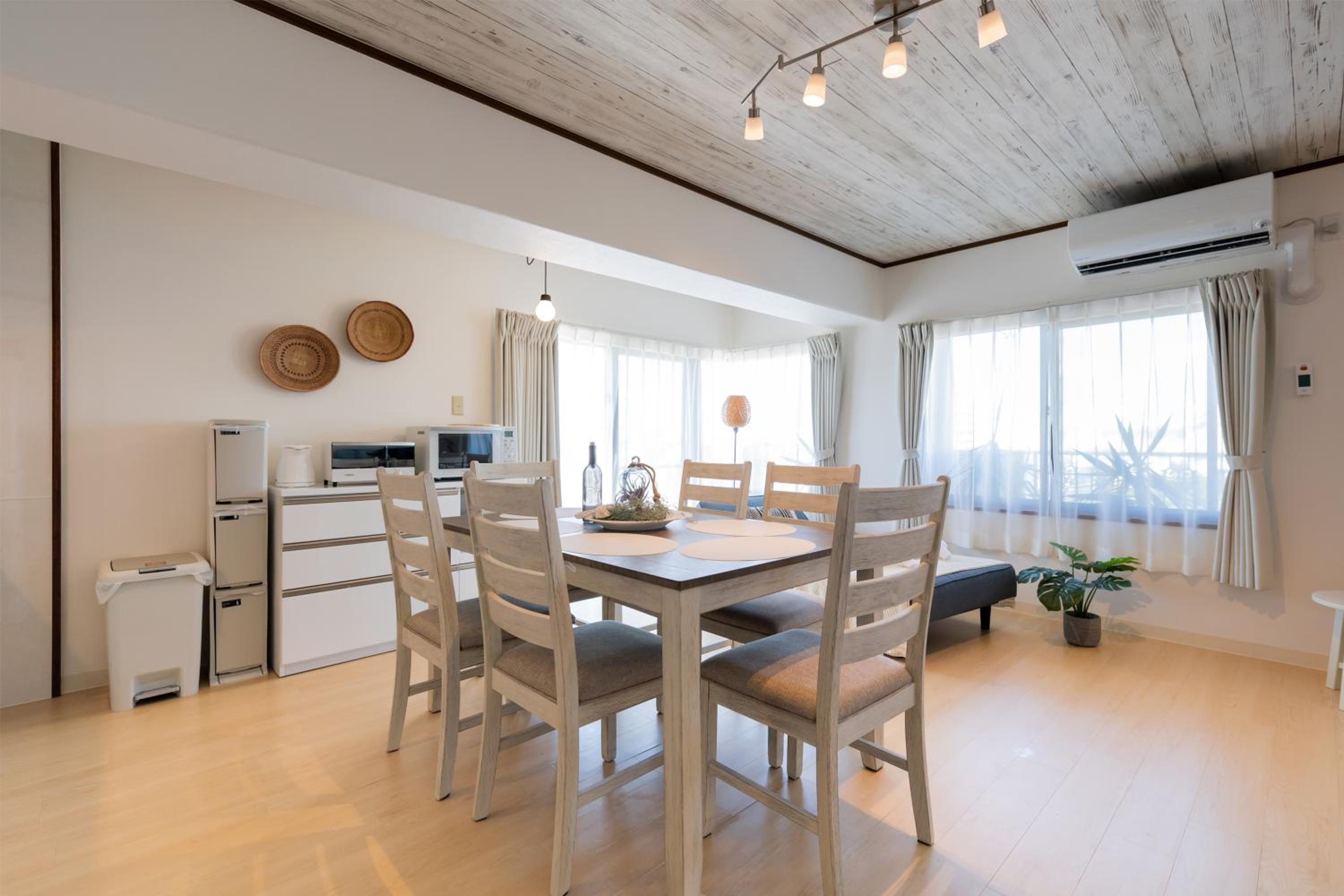 Two-Bedroom Apartment - Small Dog Friendly - Photo 30