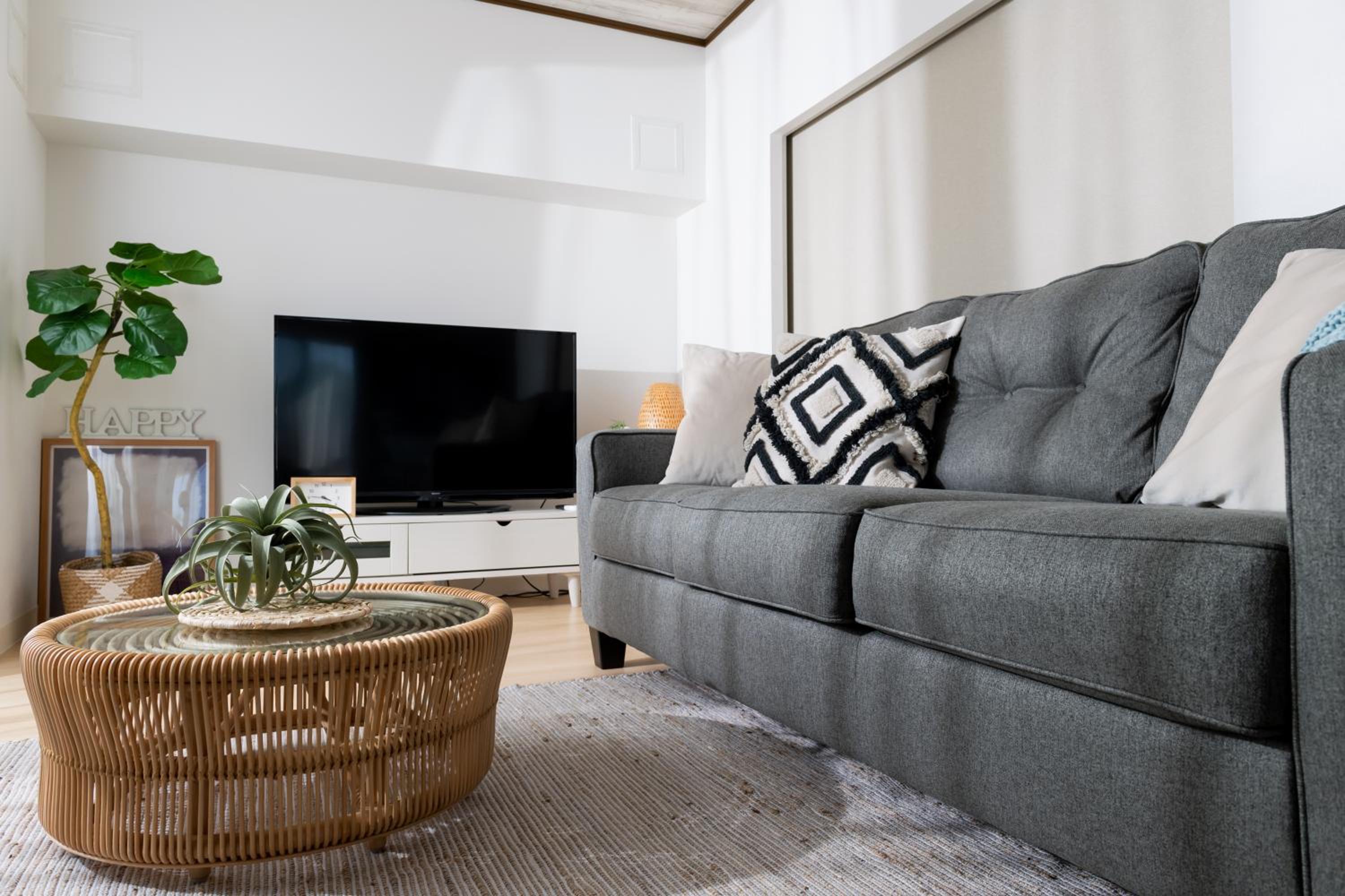 Two-Bedroom Apartment - Small Dog Friendly - Photo 46