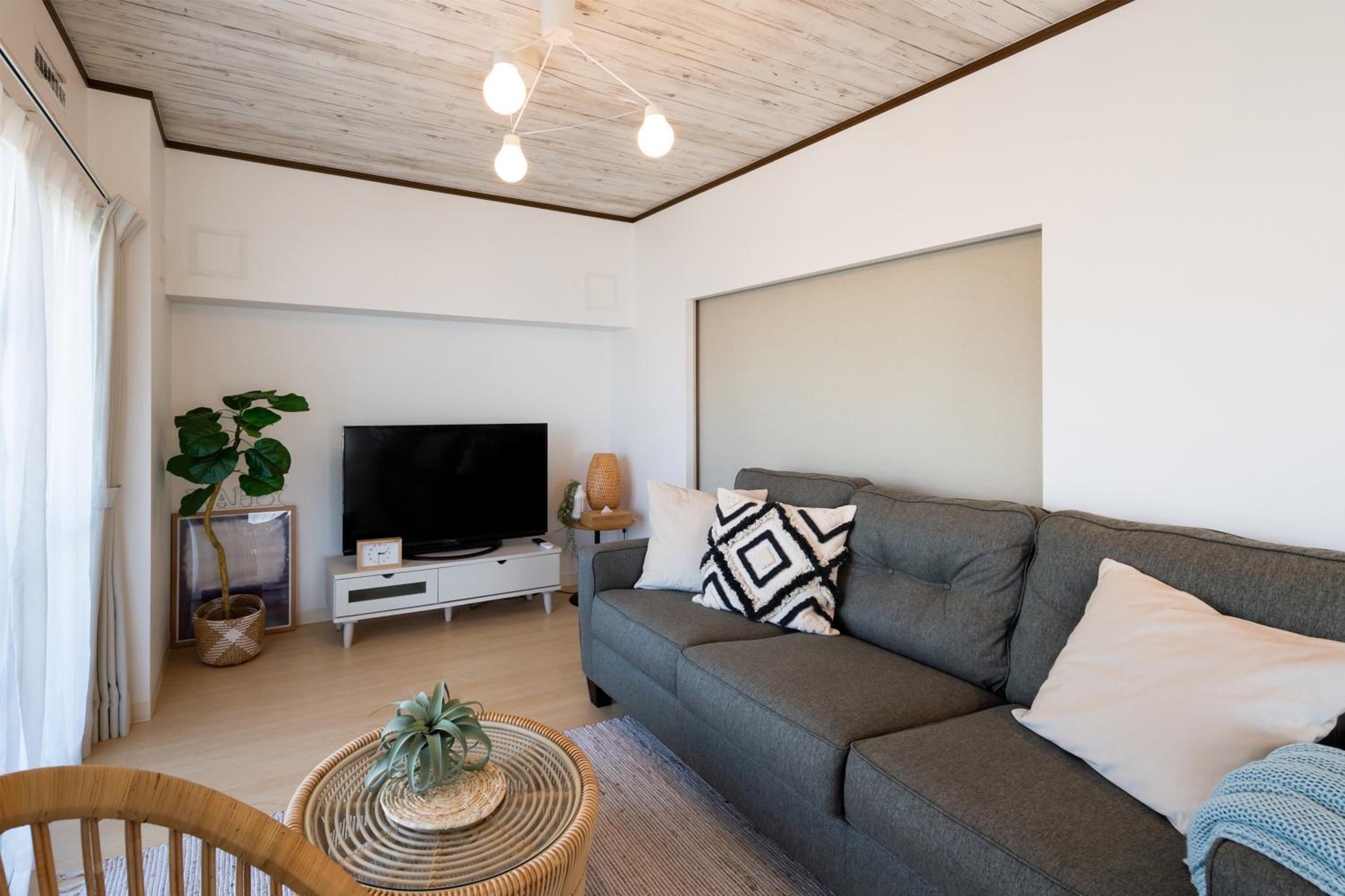 Two-Bedroom Apartment - Small Dog Friendly - Photo 44