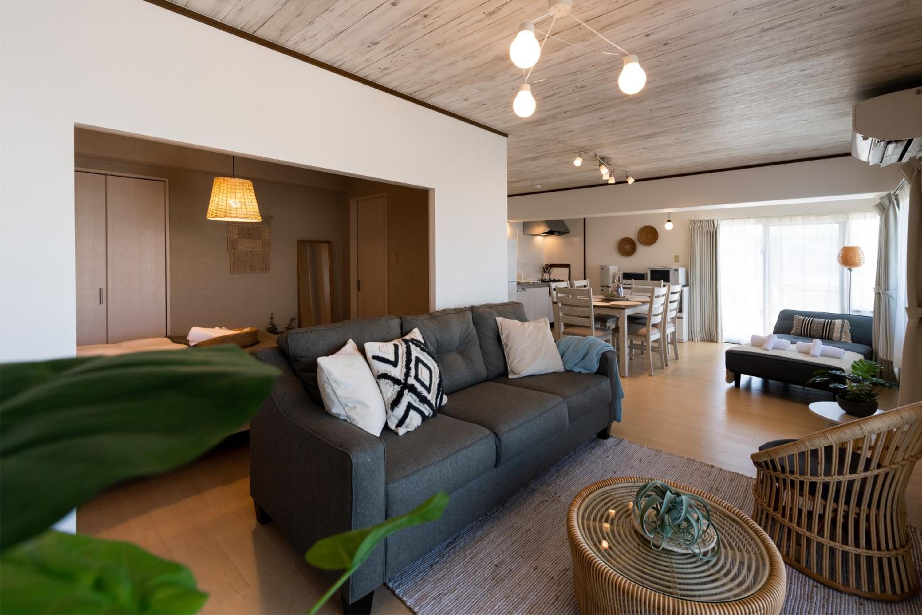 Two-Bedroom Apartment - Small Dog Friendly - Photo 43