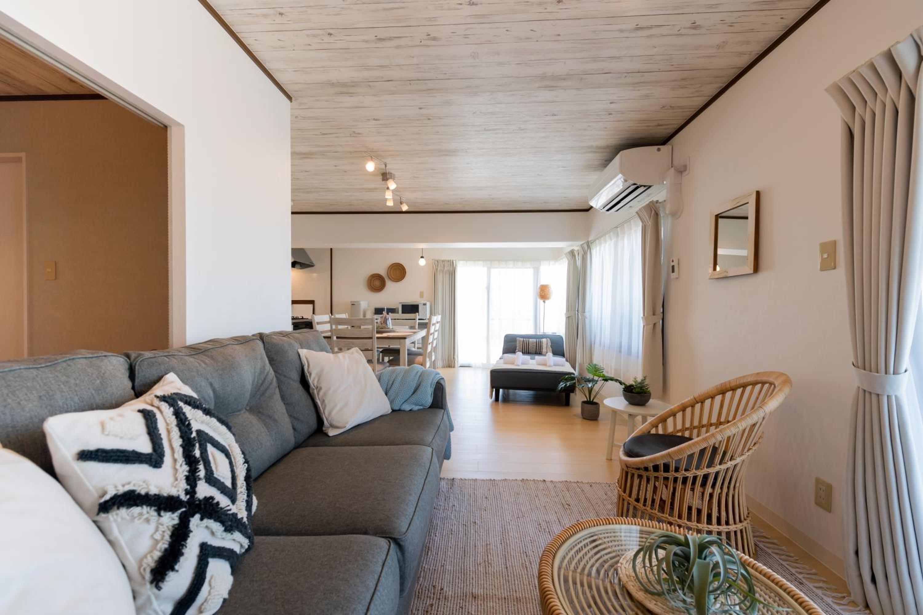 Two-Bedroom Apartment - Small Dog Friendly - Photo 42