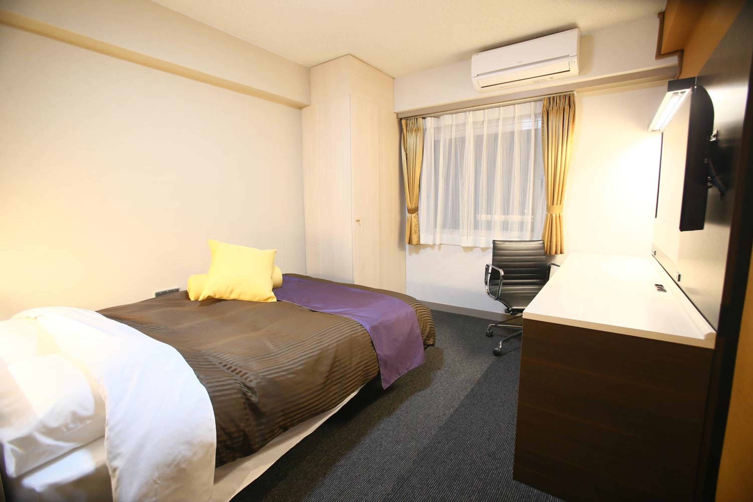 Single Room - Non-Smoking - Photo 1
