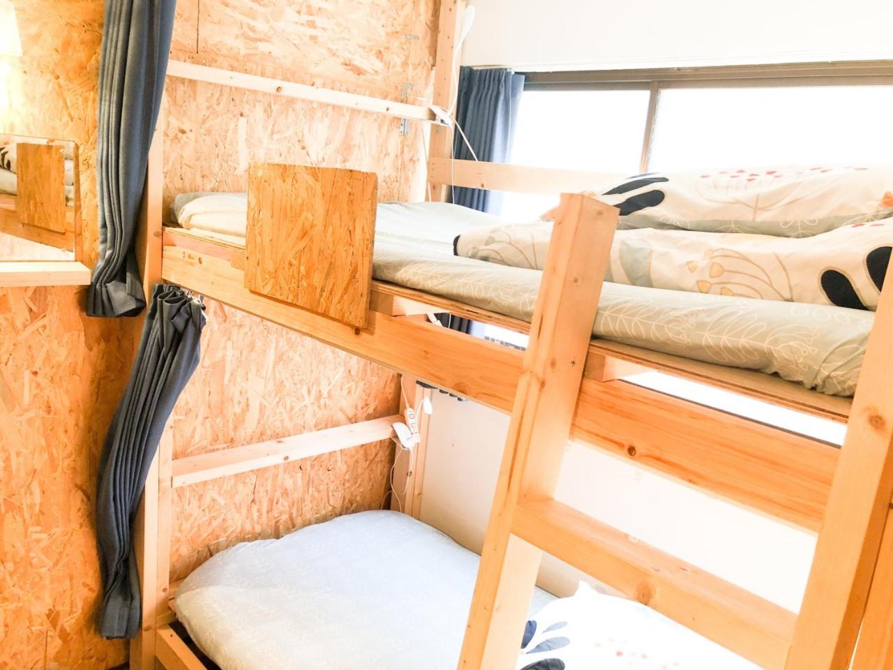 Small Twin Room - Photo 9