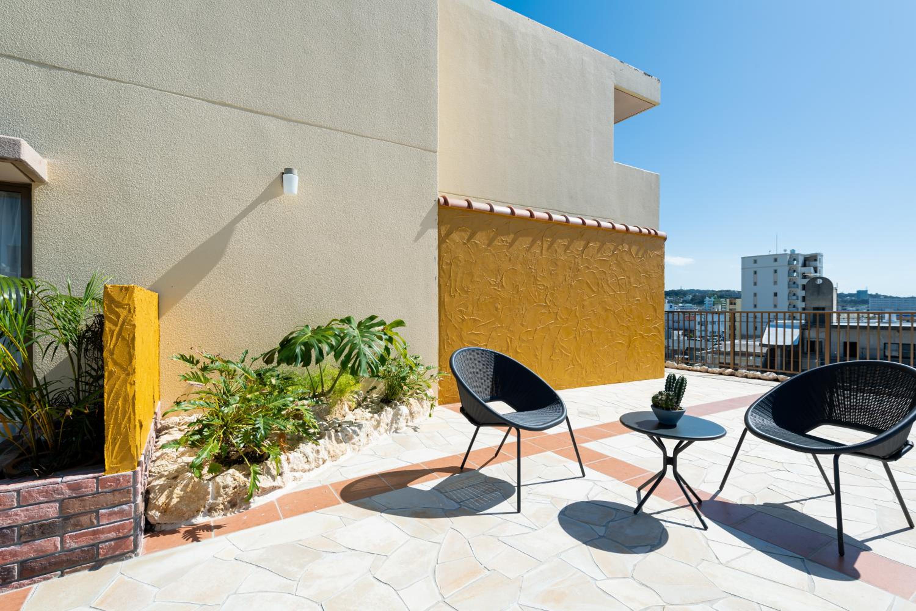 Two-Bedroom Apartment - Small Dog Friendly - Photo 83