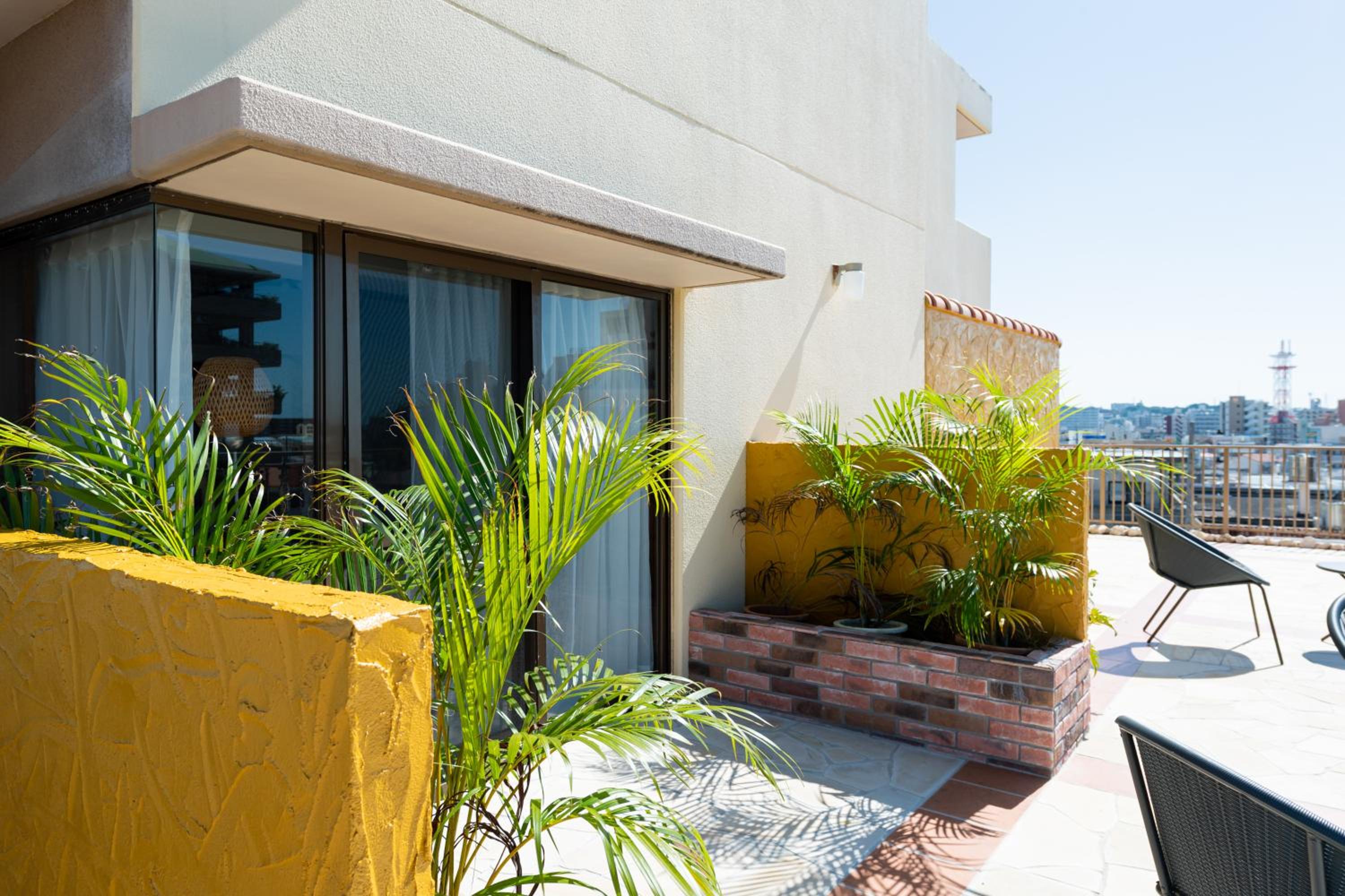 Two-Bedroom Apartment - Small Dog Friendly - Photo 81