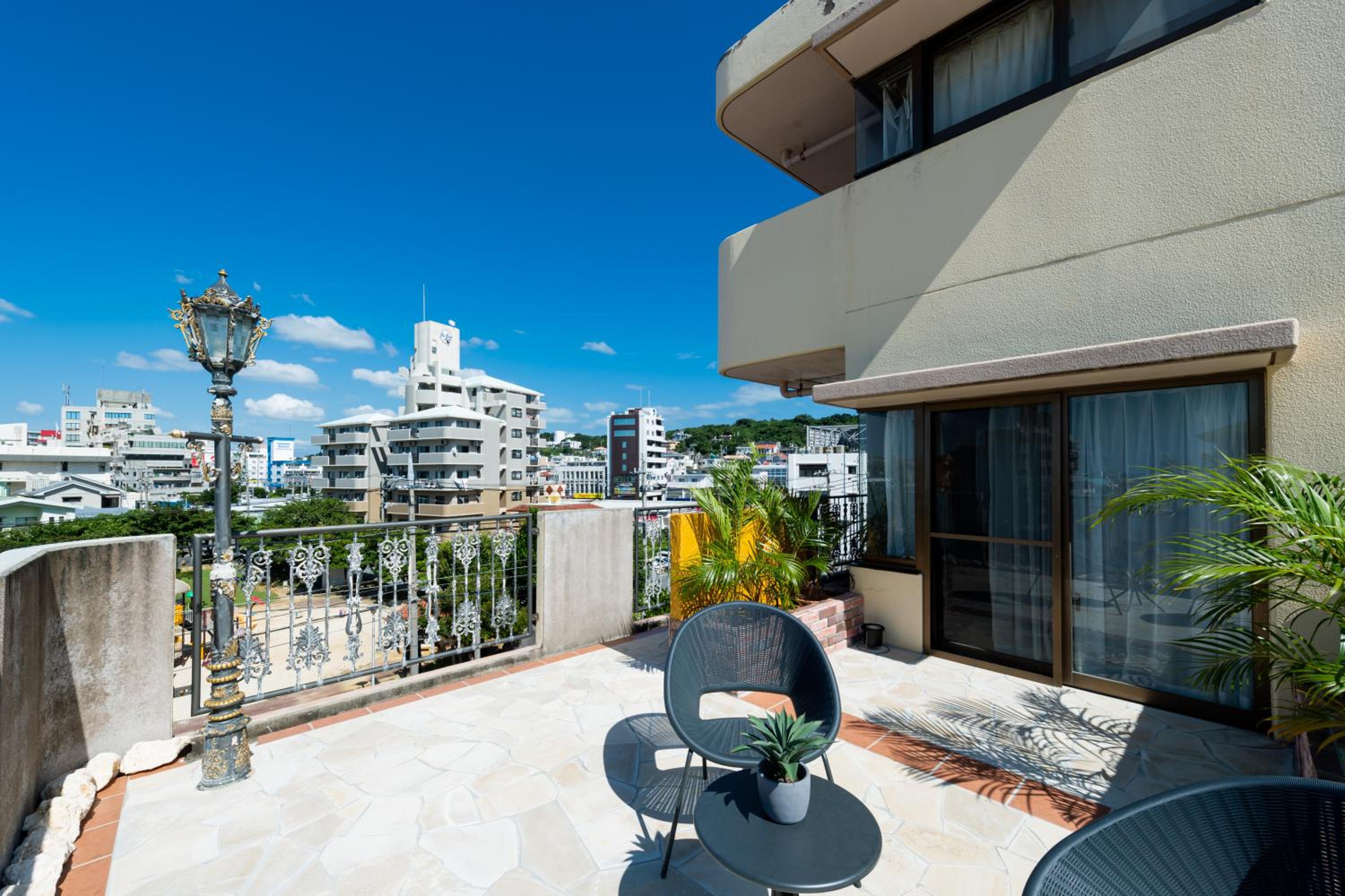 Two-Bedroom Apartment - Small Dog Friendly - Photo 80
