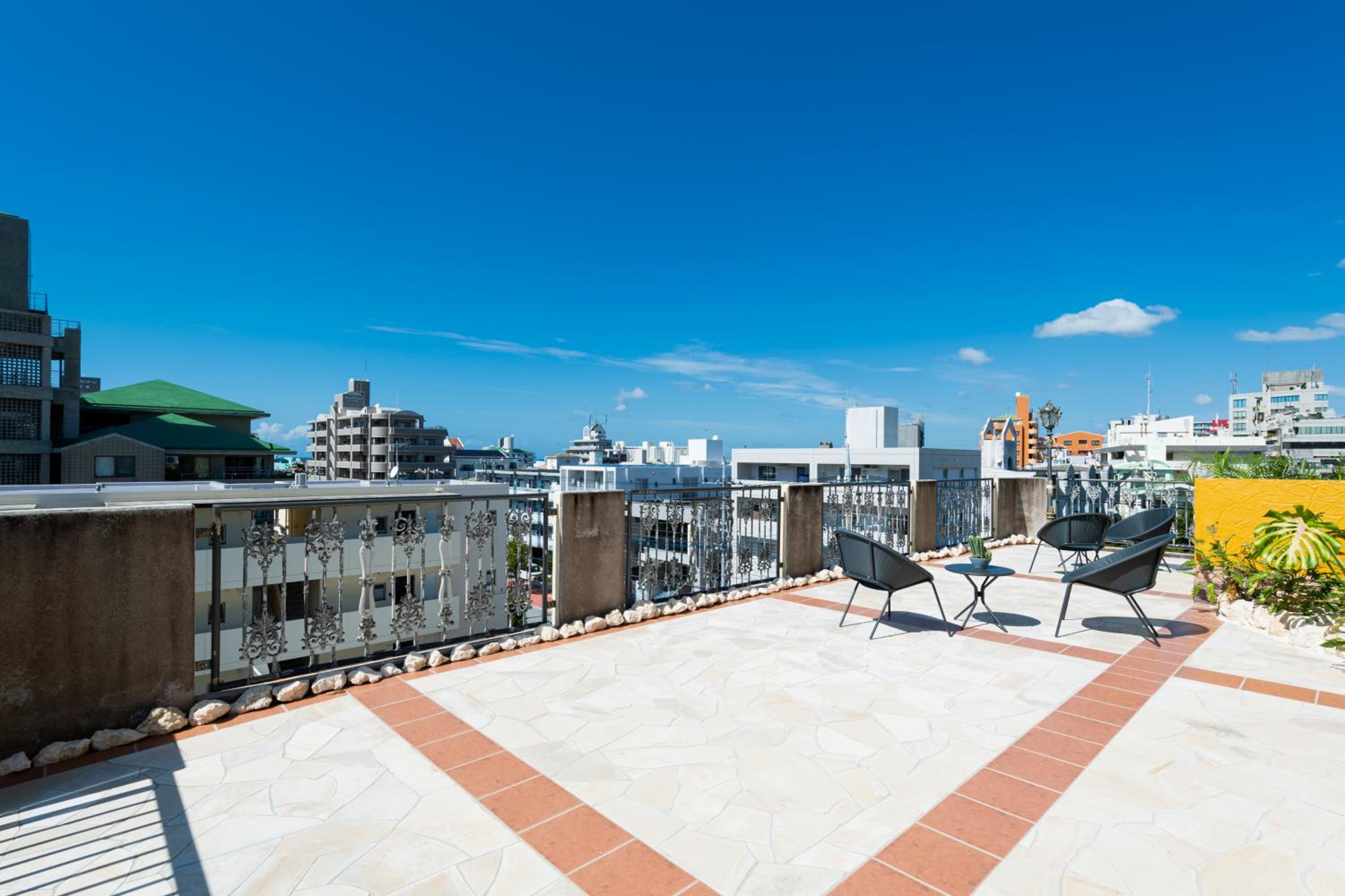 Two-Bedroom Apartment - Small Dog Friendly - Photo 75