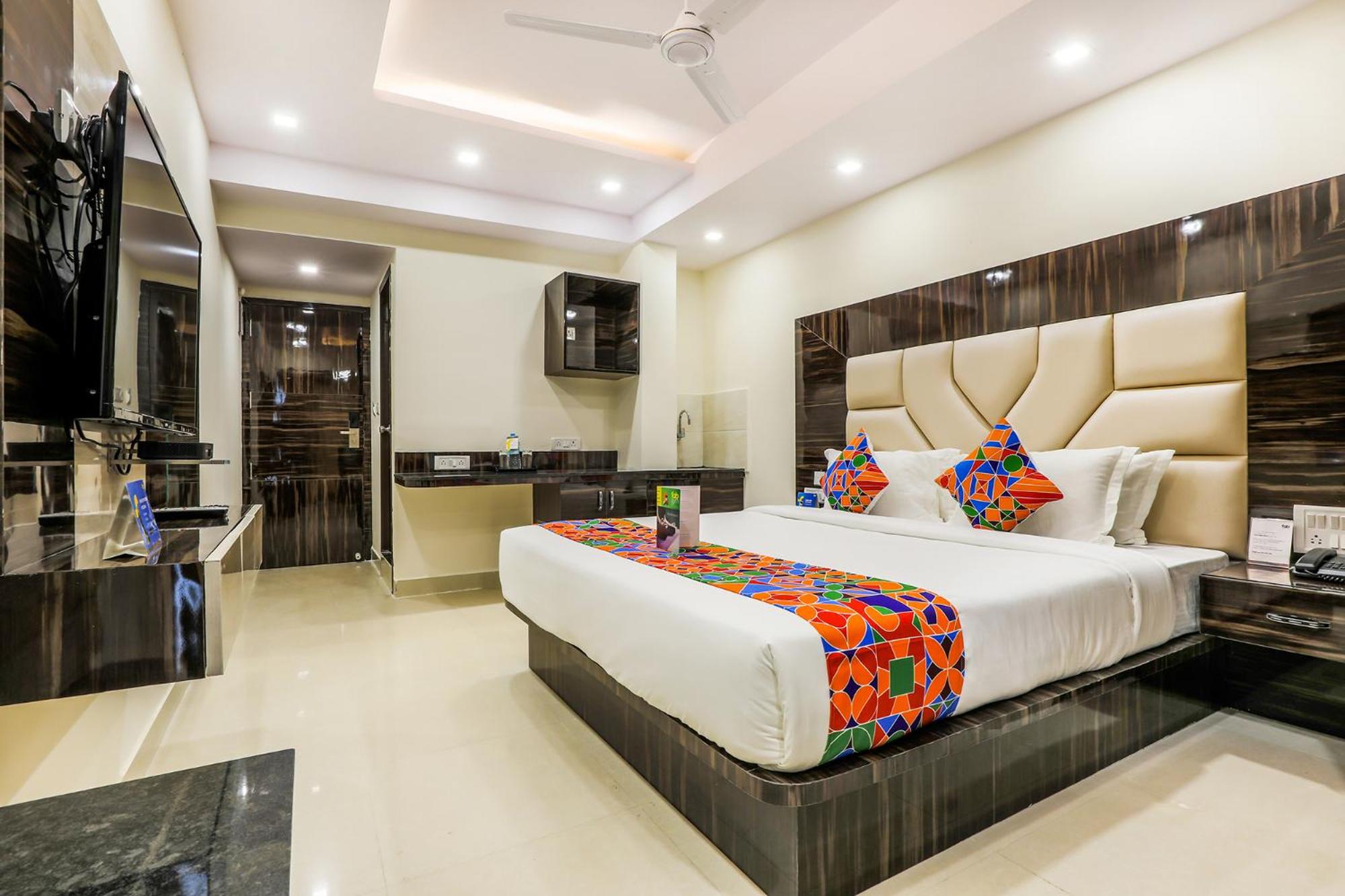 [Sanitized]Superior Double Room