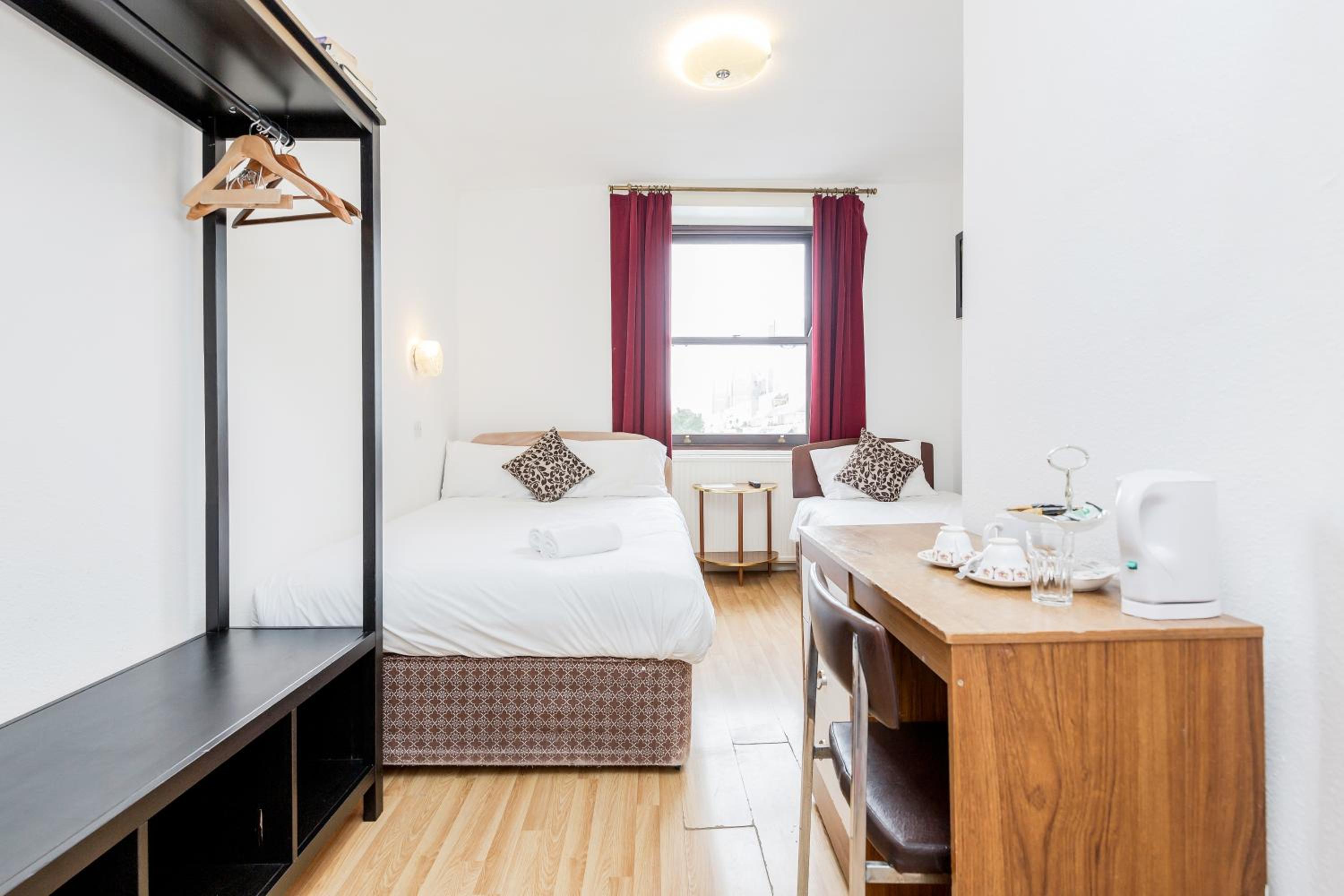 Triple Room with Shared Bathroom photo 1