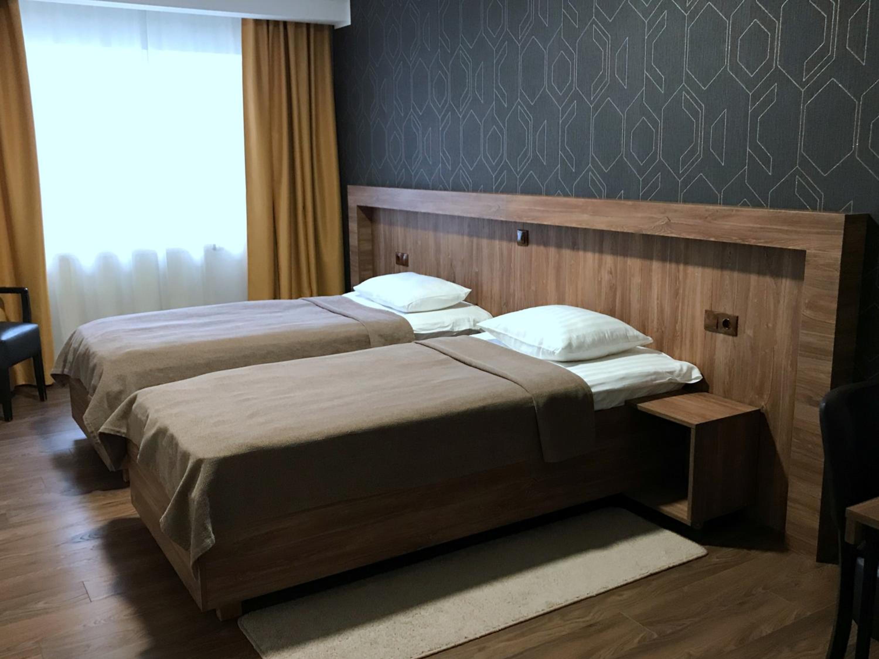 Twin Room - Photo 8