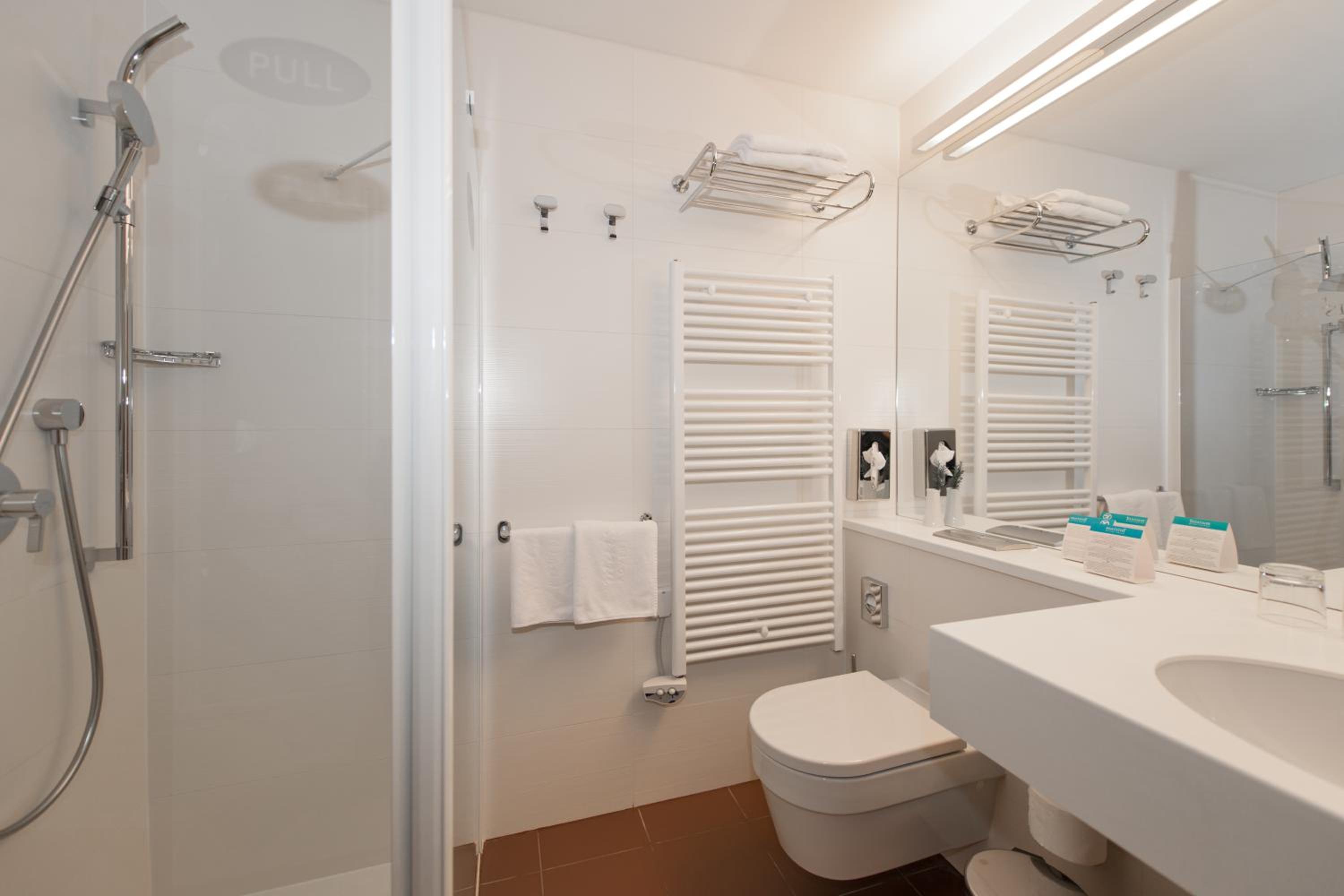 Premium Sea View Suite with Balcony - Photo 6