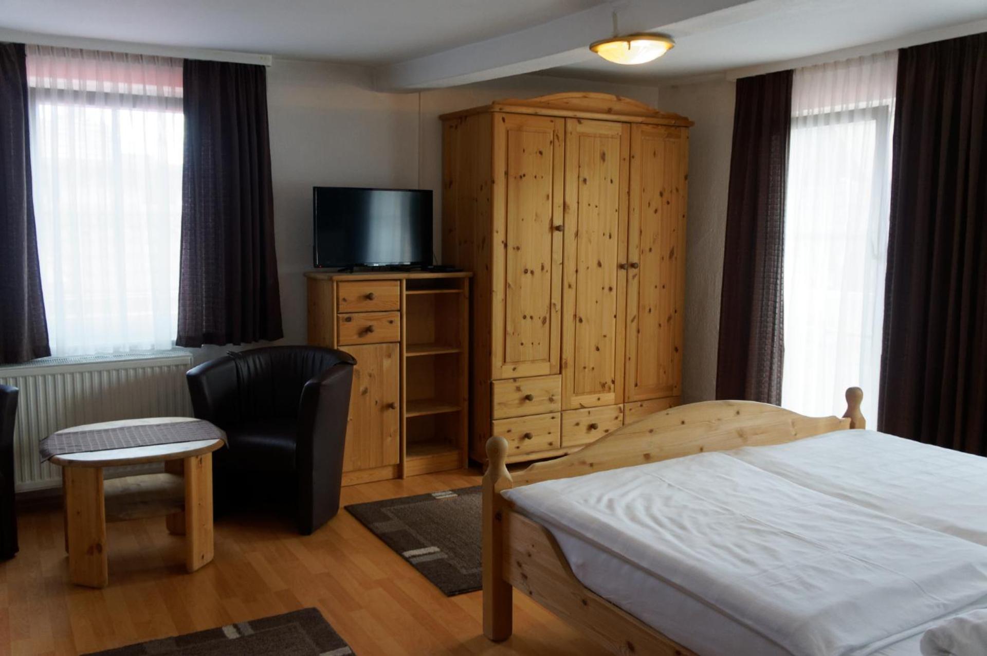 Double Room with Private Bathroom photo 3
