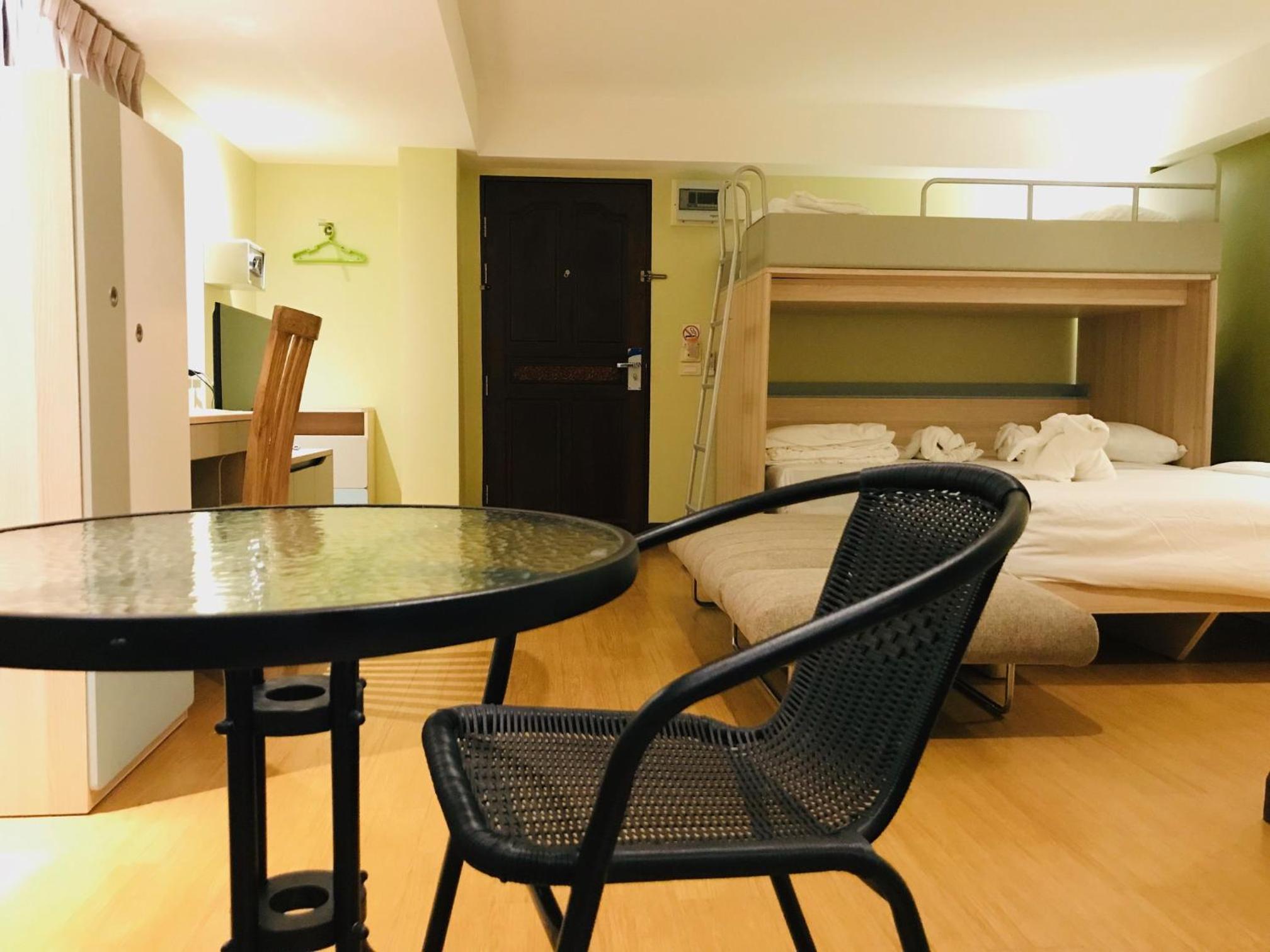 Deluxe Corner Connecting (with Bunk Bed) photo 3