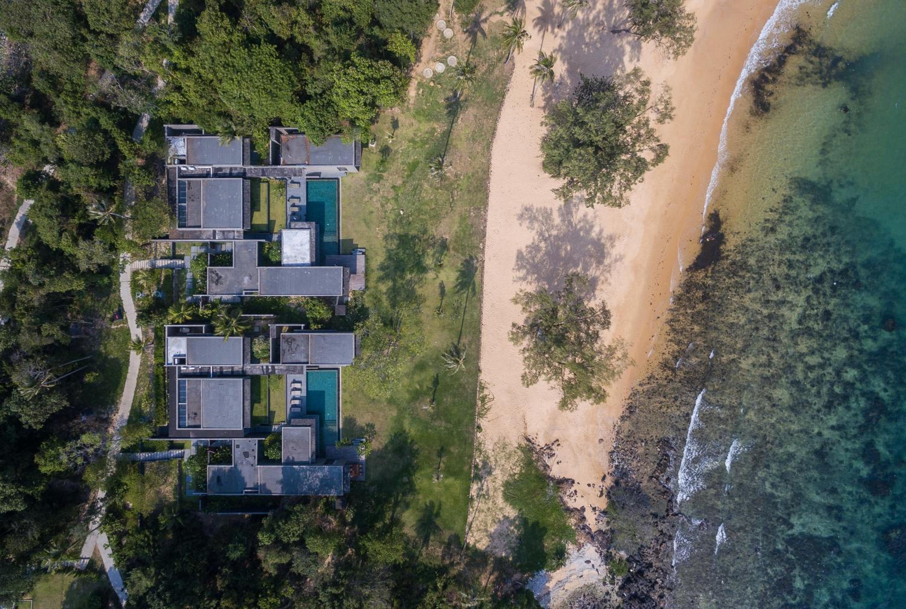 4 Bedrooms Beach Pool Villa photo 3