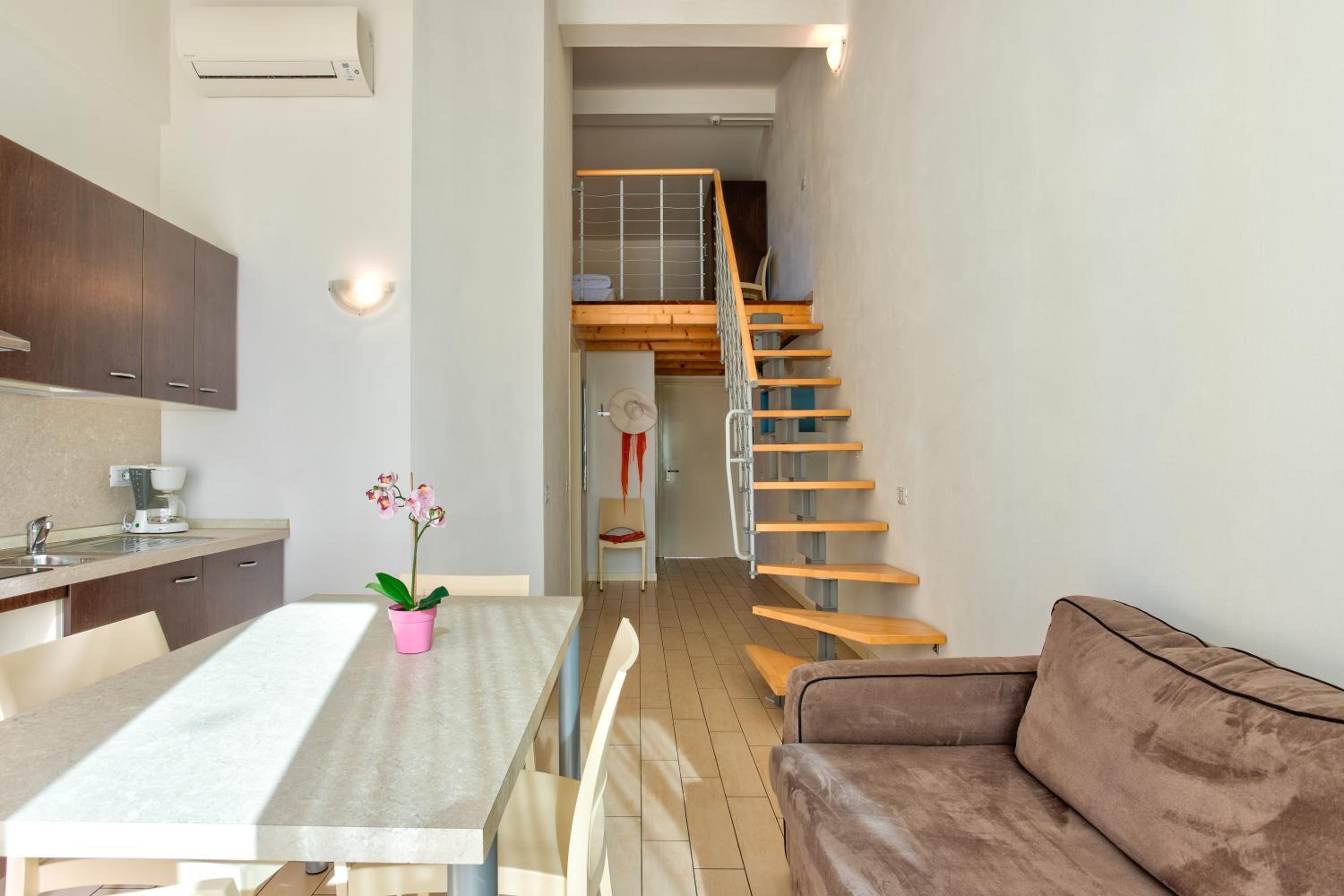 Two-Bedroom Apartment with Lake View - Split Level photo 1