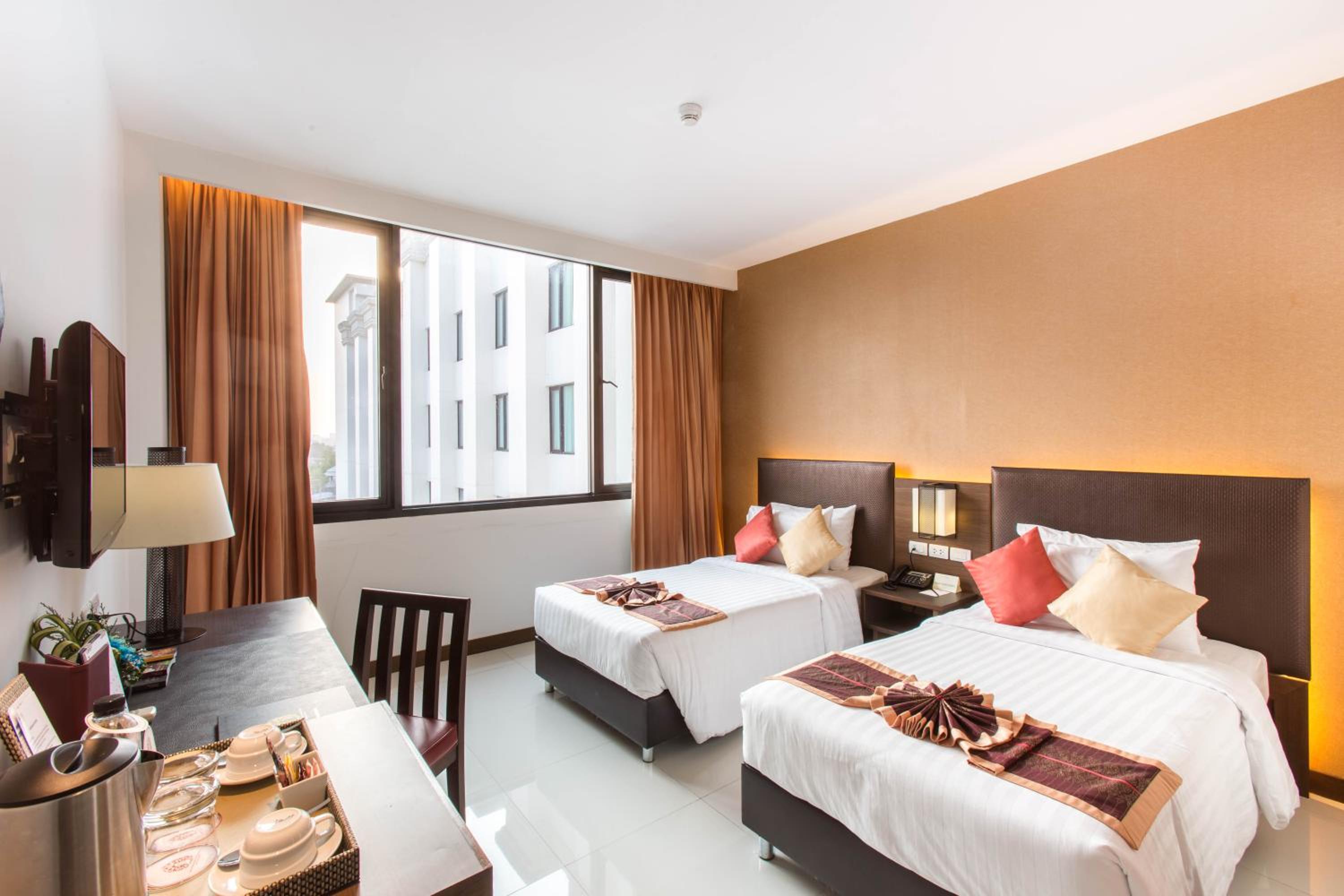 Deluxe Double or Twin Room with Pool View