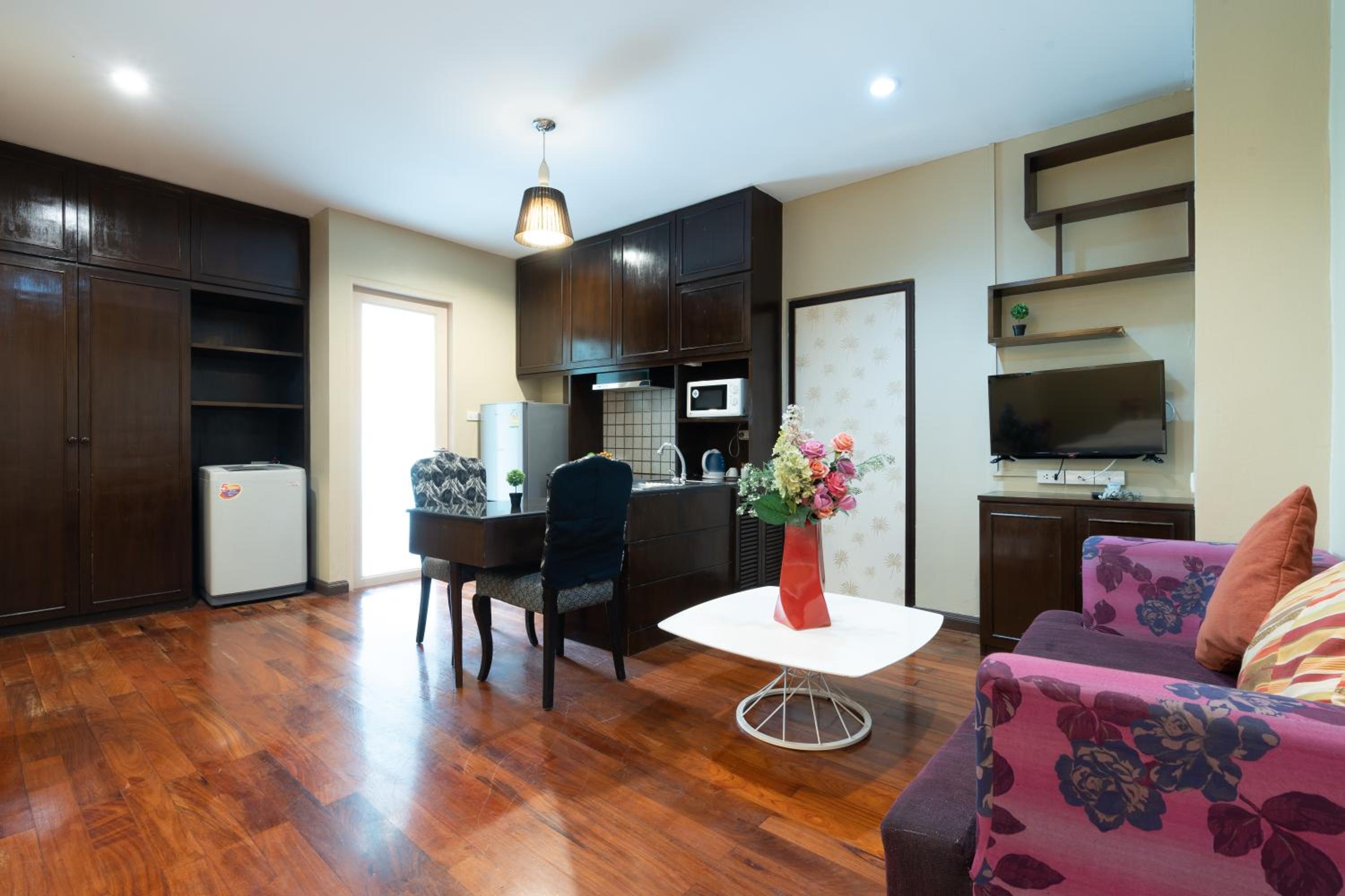 Family Room with Balcony photo 1
