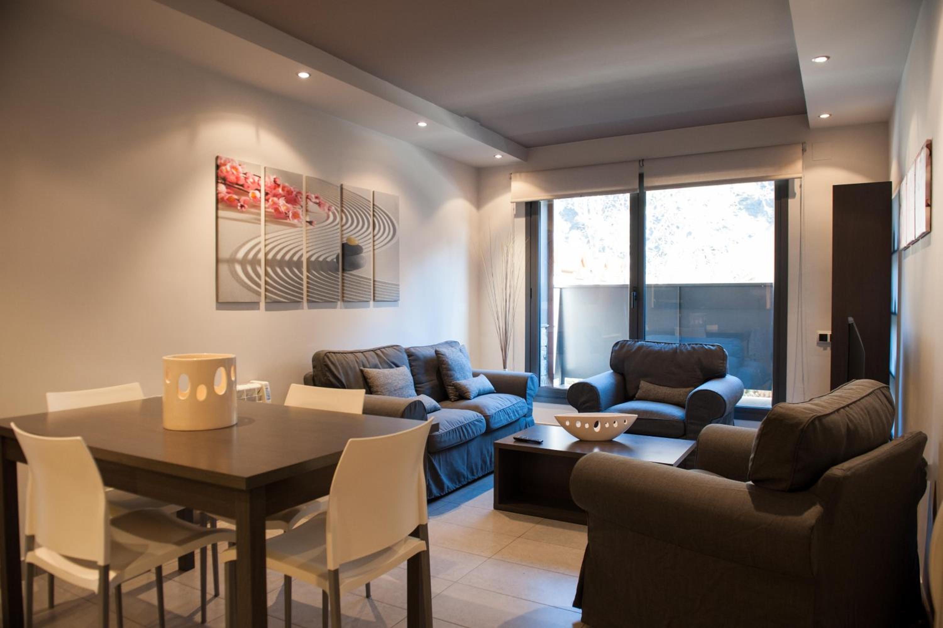 Apartamento de dos habitaciones con balcón
