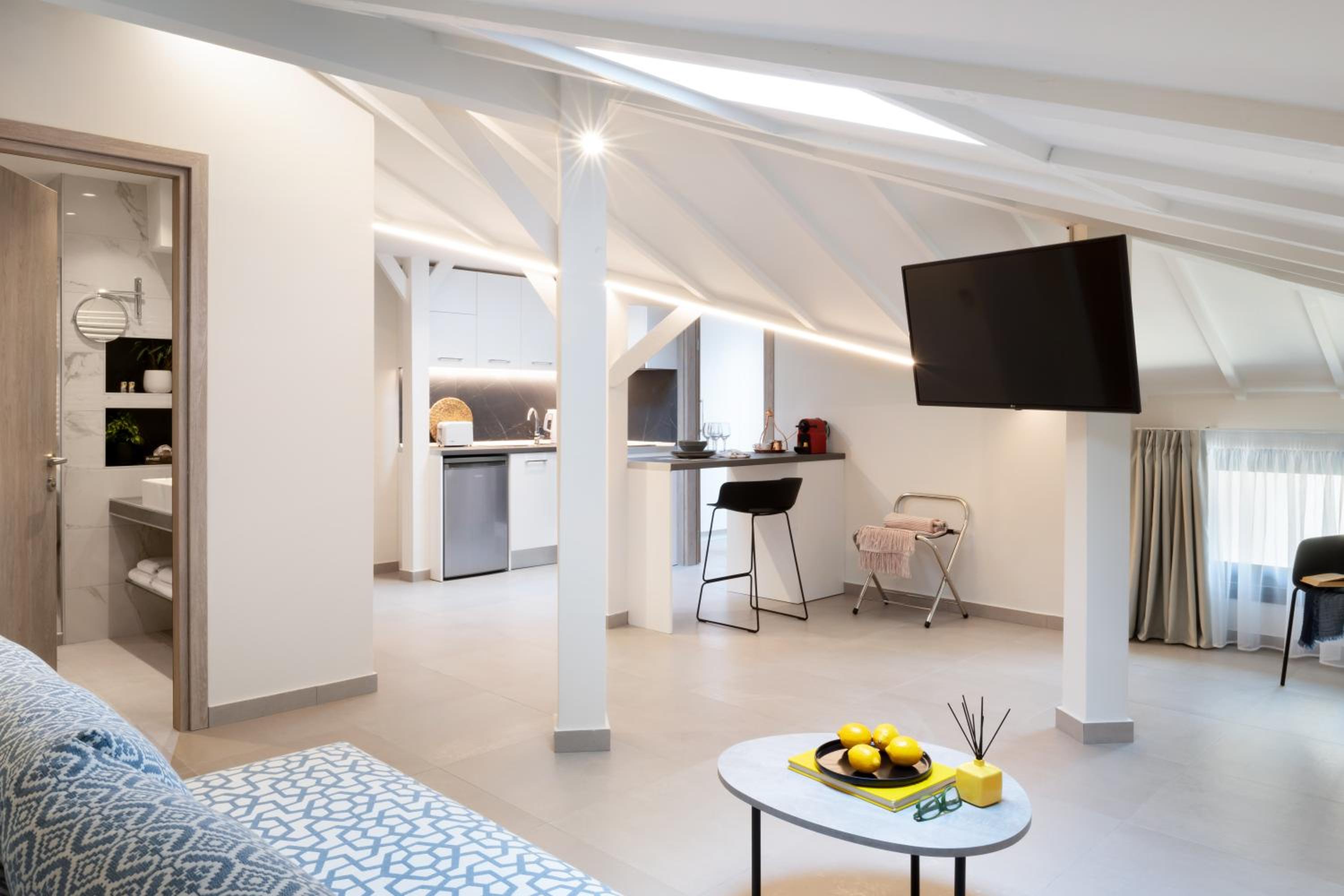 Thess Residence - Photo 1