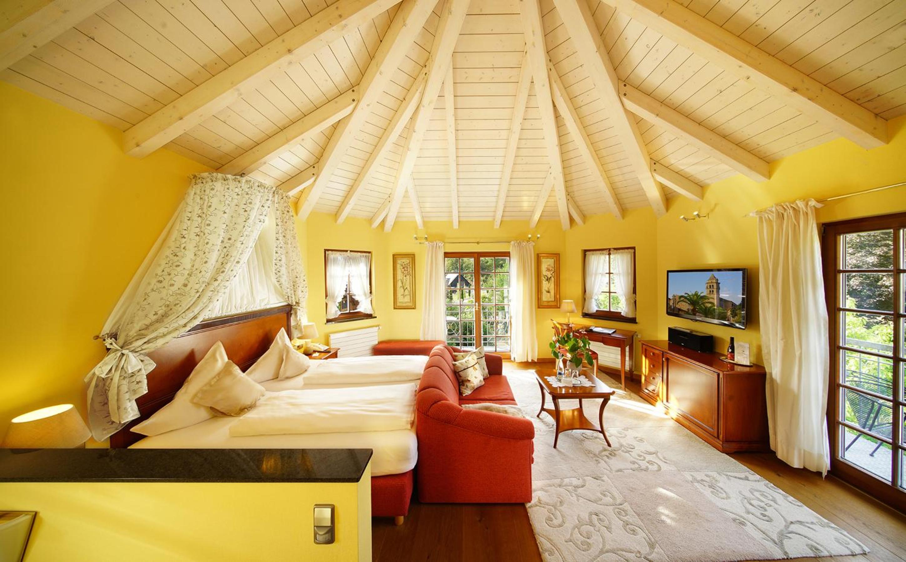 Honeymoon Suite
