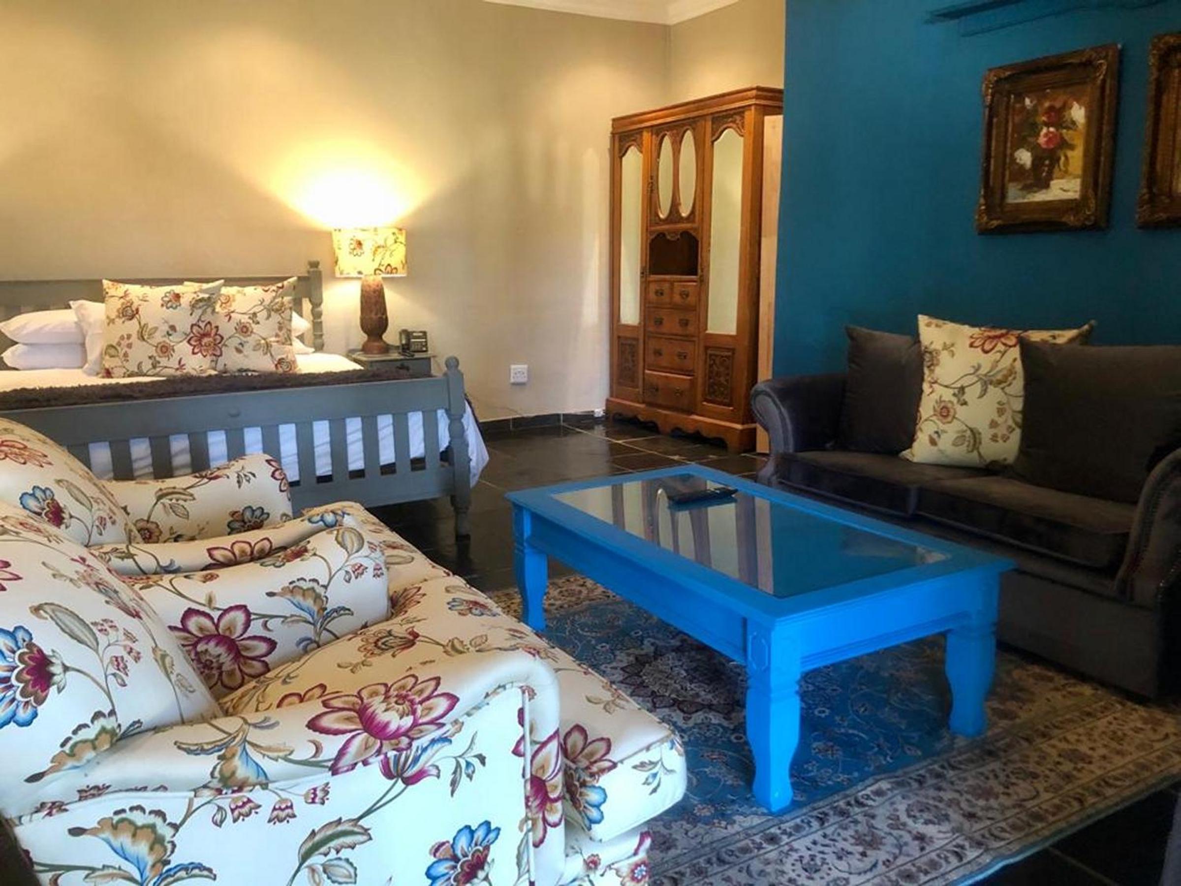 Executive Family Room - Photo 16