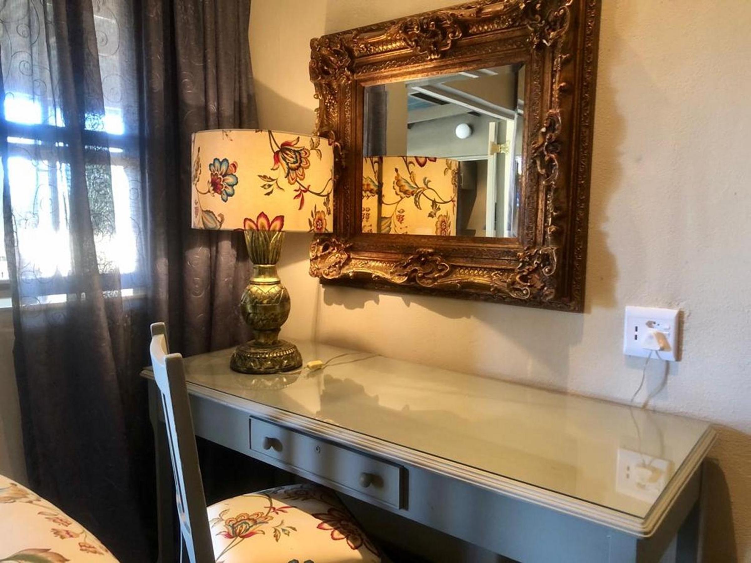 Executive Family Room - Photo 33