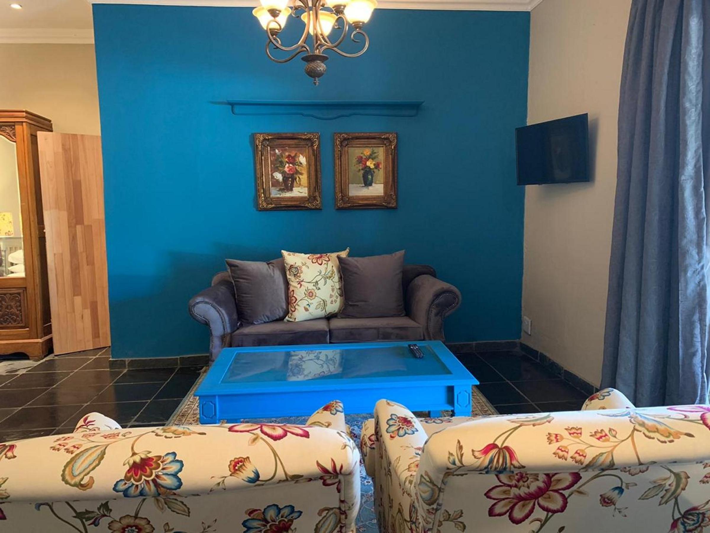 Executive Family Room - Photo 12