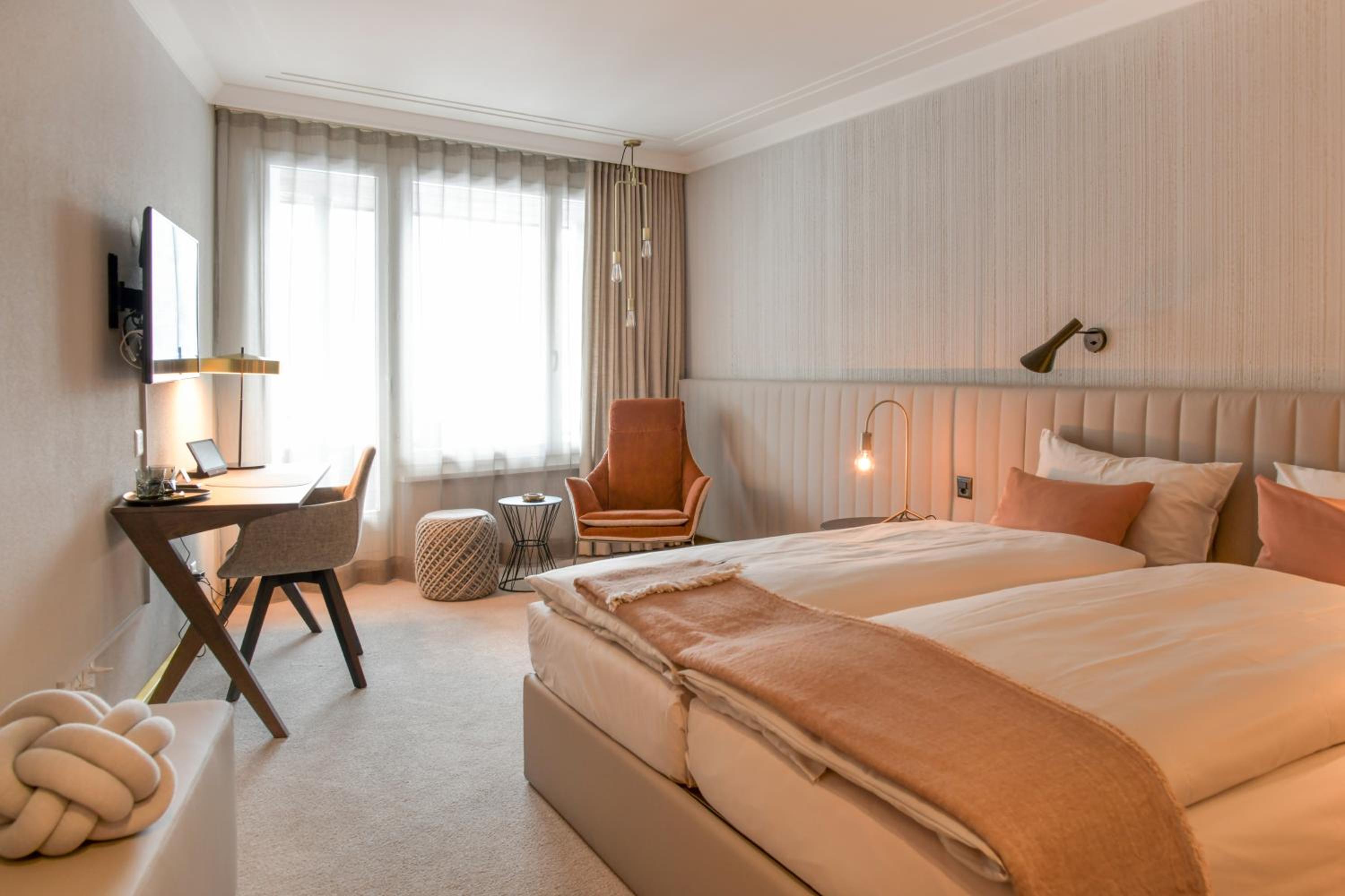 Standard Double Room - Photo 9