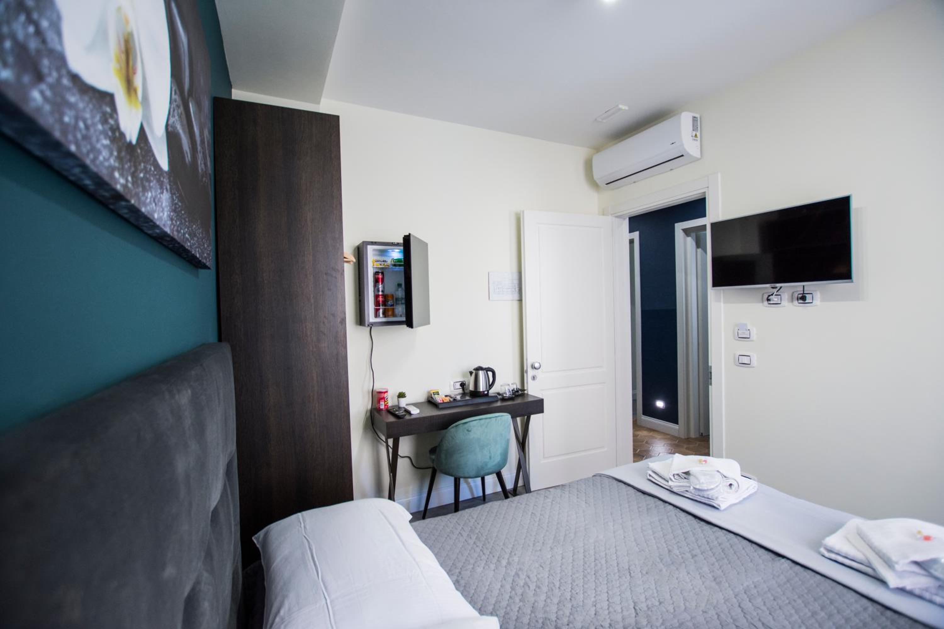 Economy Double Room photo 3