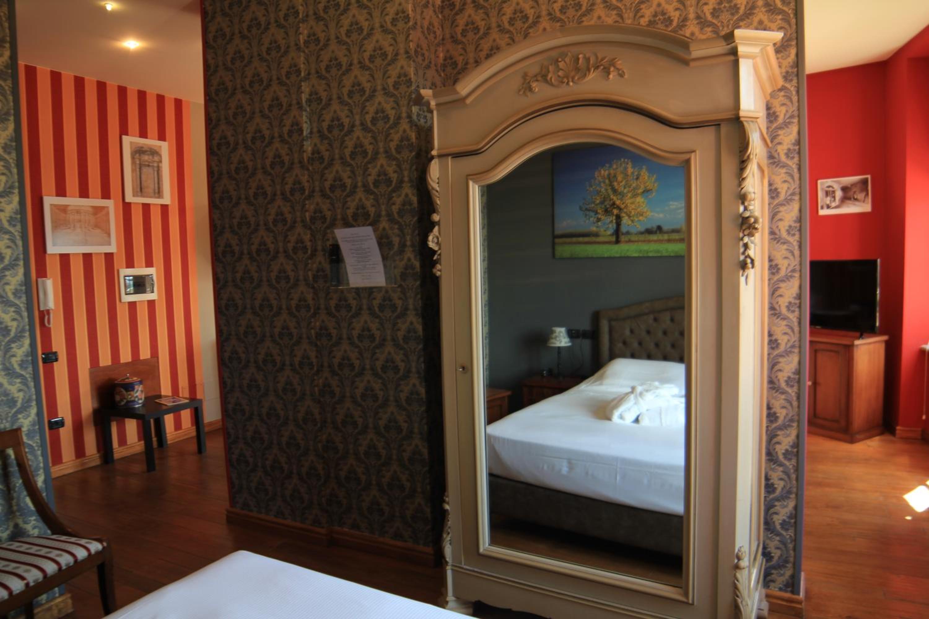 One-Bedroom Suite photo 2
