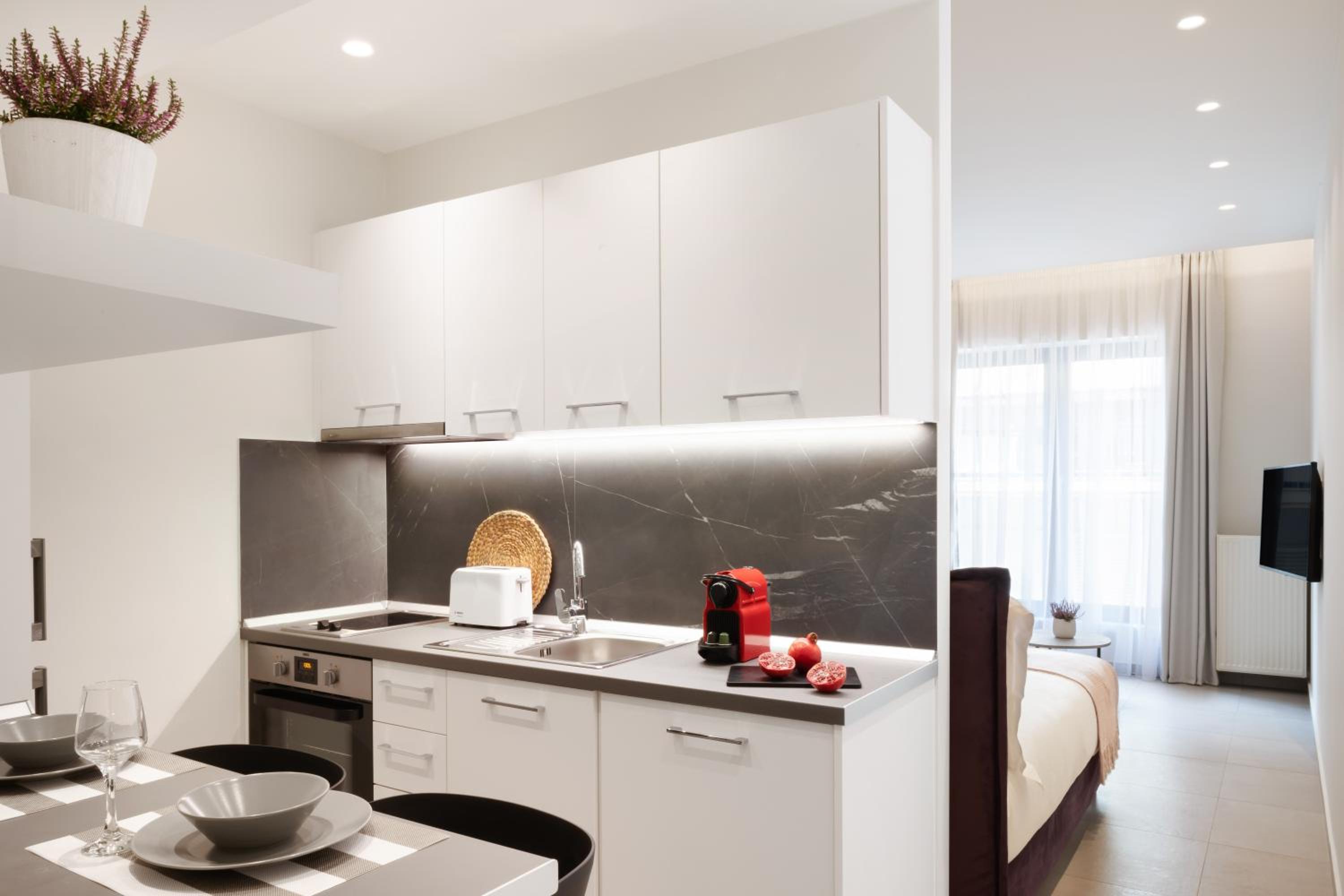 Deluxe Residence - Photo 13