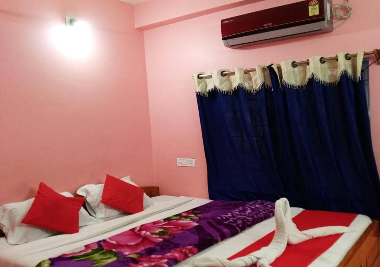 Deluxe Double Room (2 Adults + 1 Child) photo 1