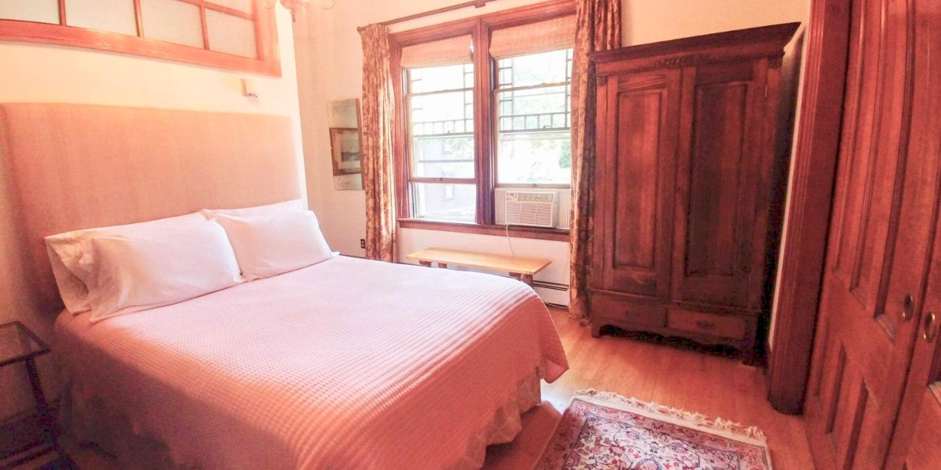 Queen Room with Spa Bath photo 2