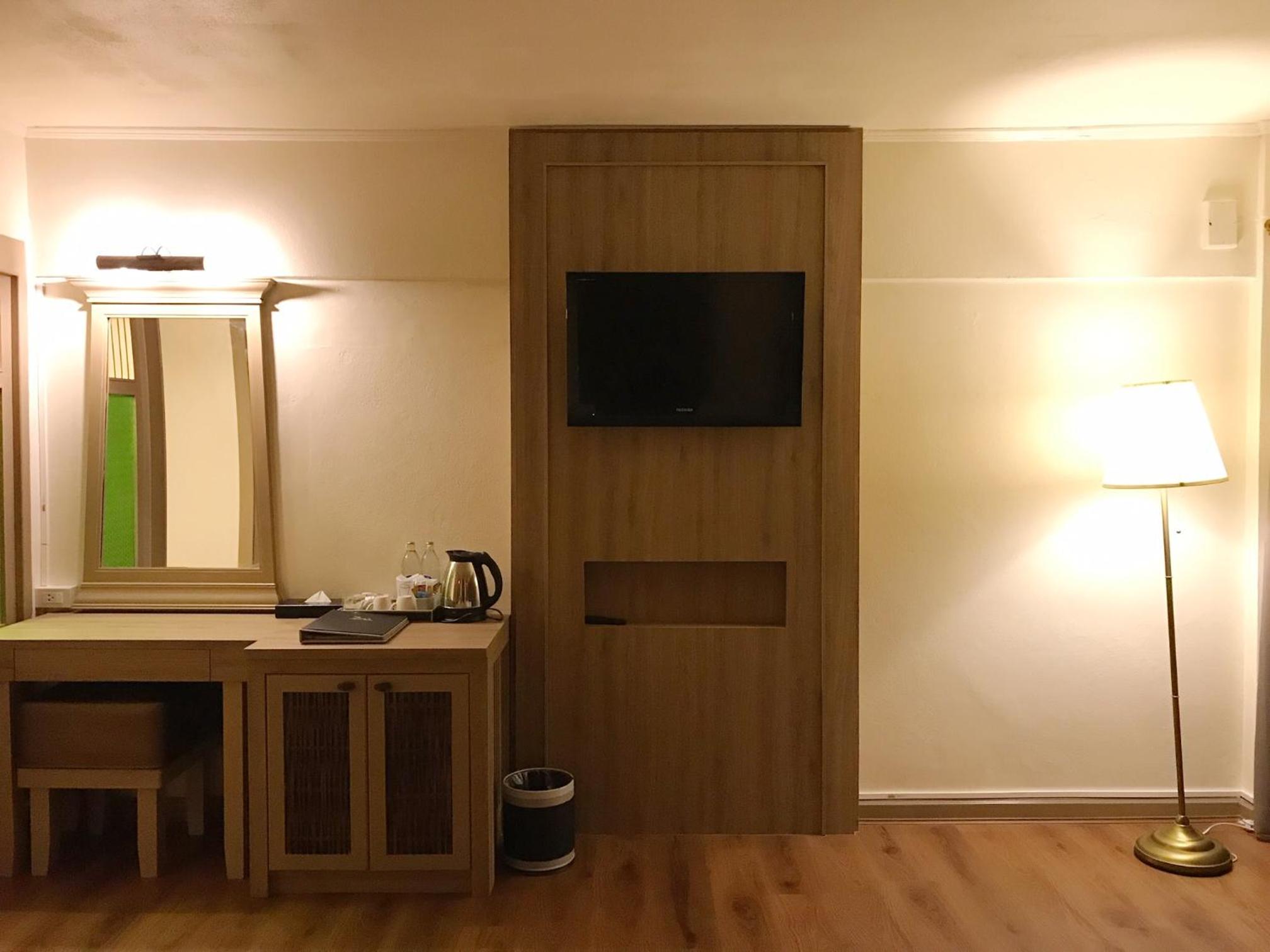 Naga Double Room with Bath - Photo 3