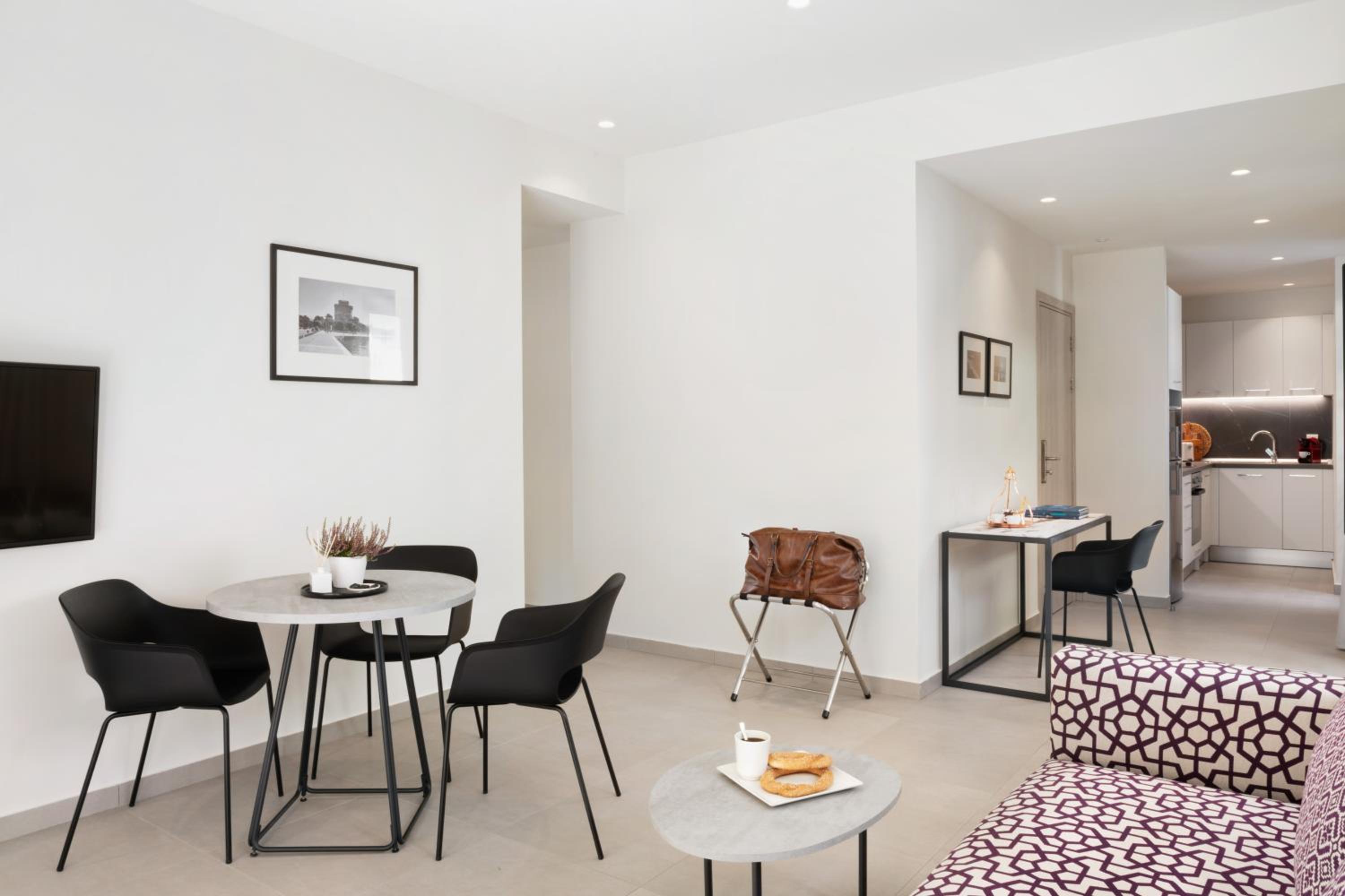 Thess Residence - Photo 16