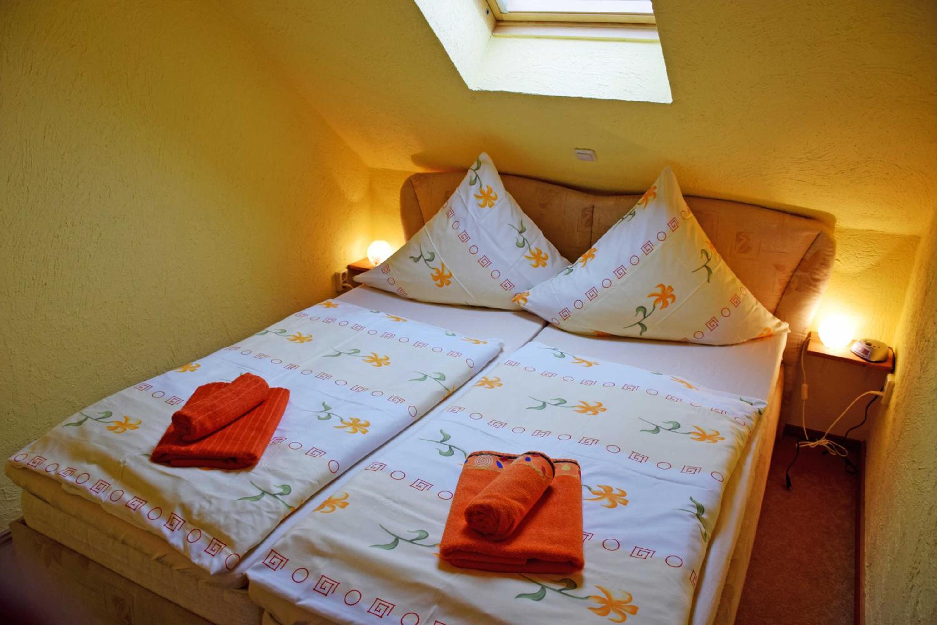 One-Bedroom Apartment with Terrace photo 1