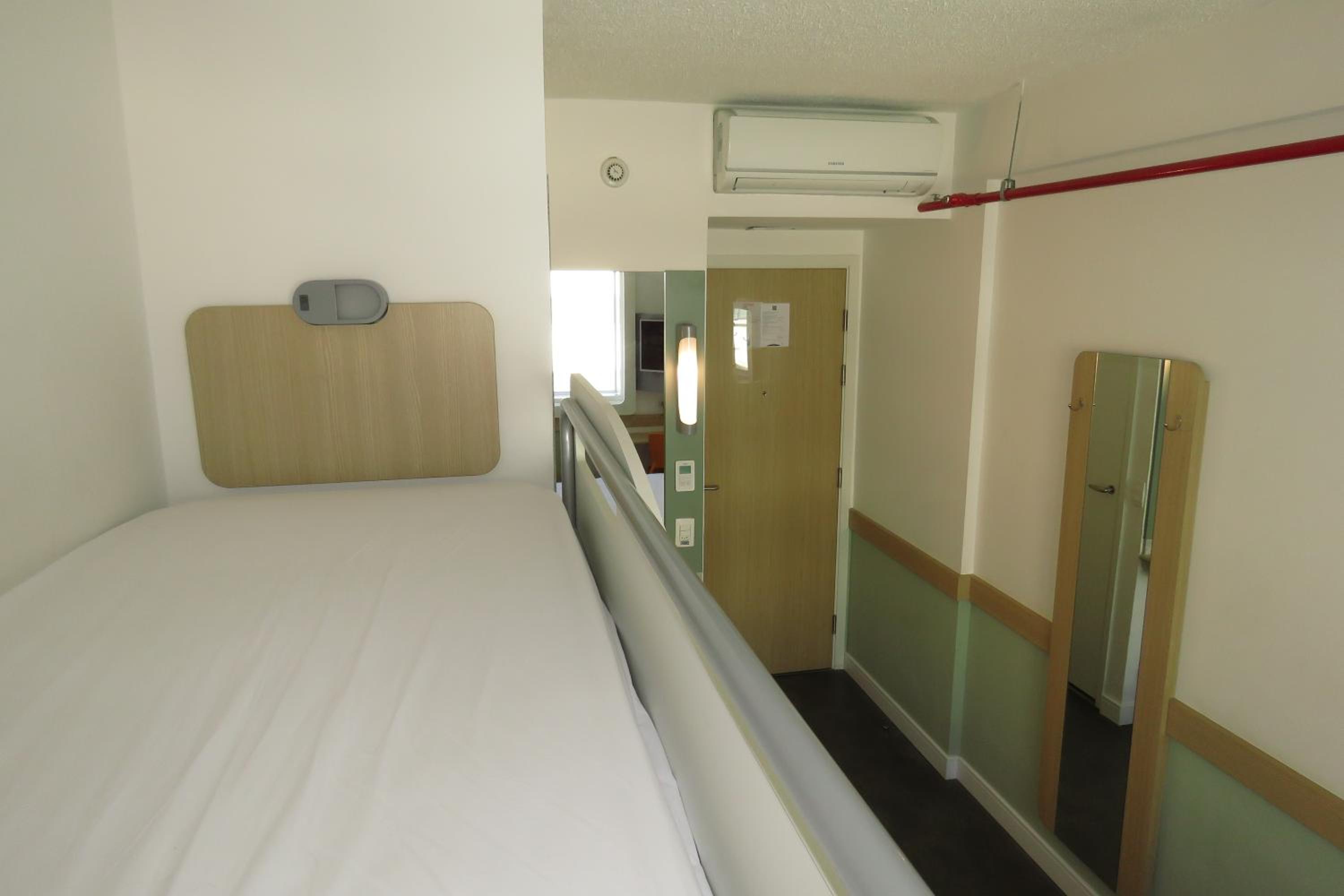Standard Double Room with 1 Double bed and 1 Single bed photo 2