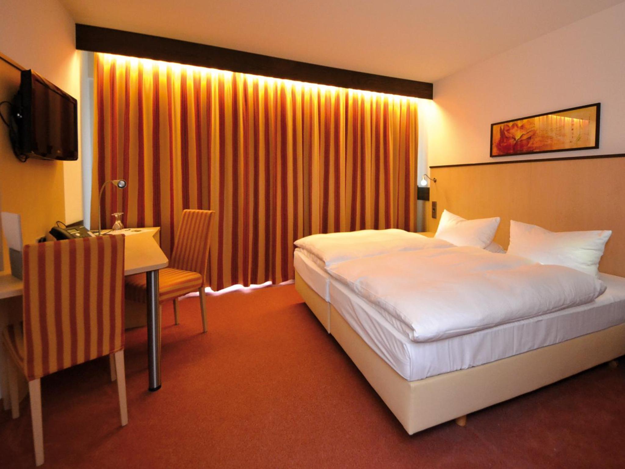 Standard Double or Twin Room - Photo 3